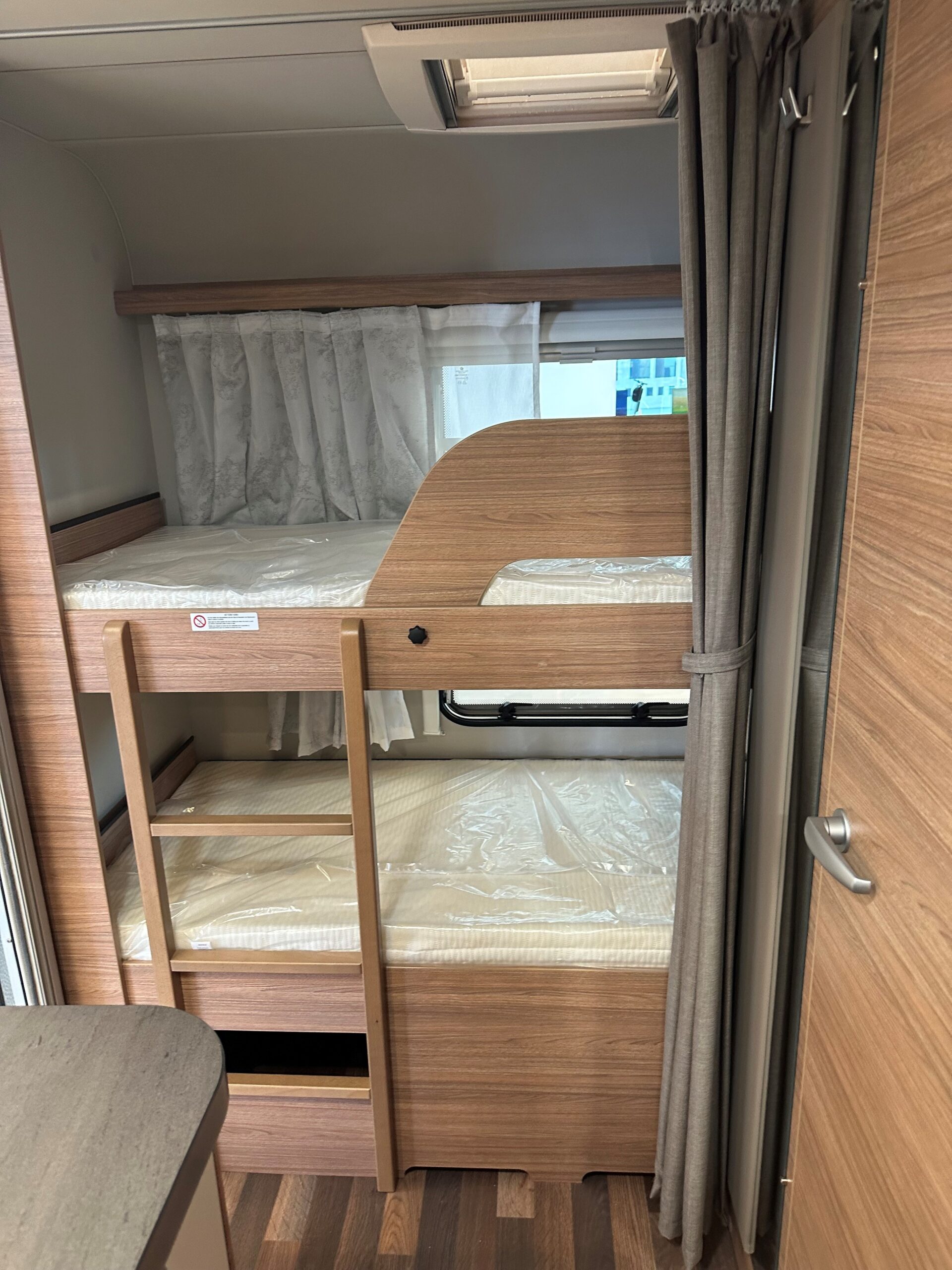 Przyczepa kempingowa Weinsberg CaraOne 400 LK