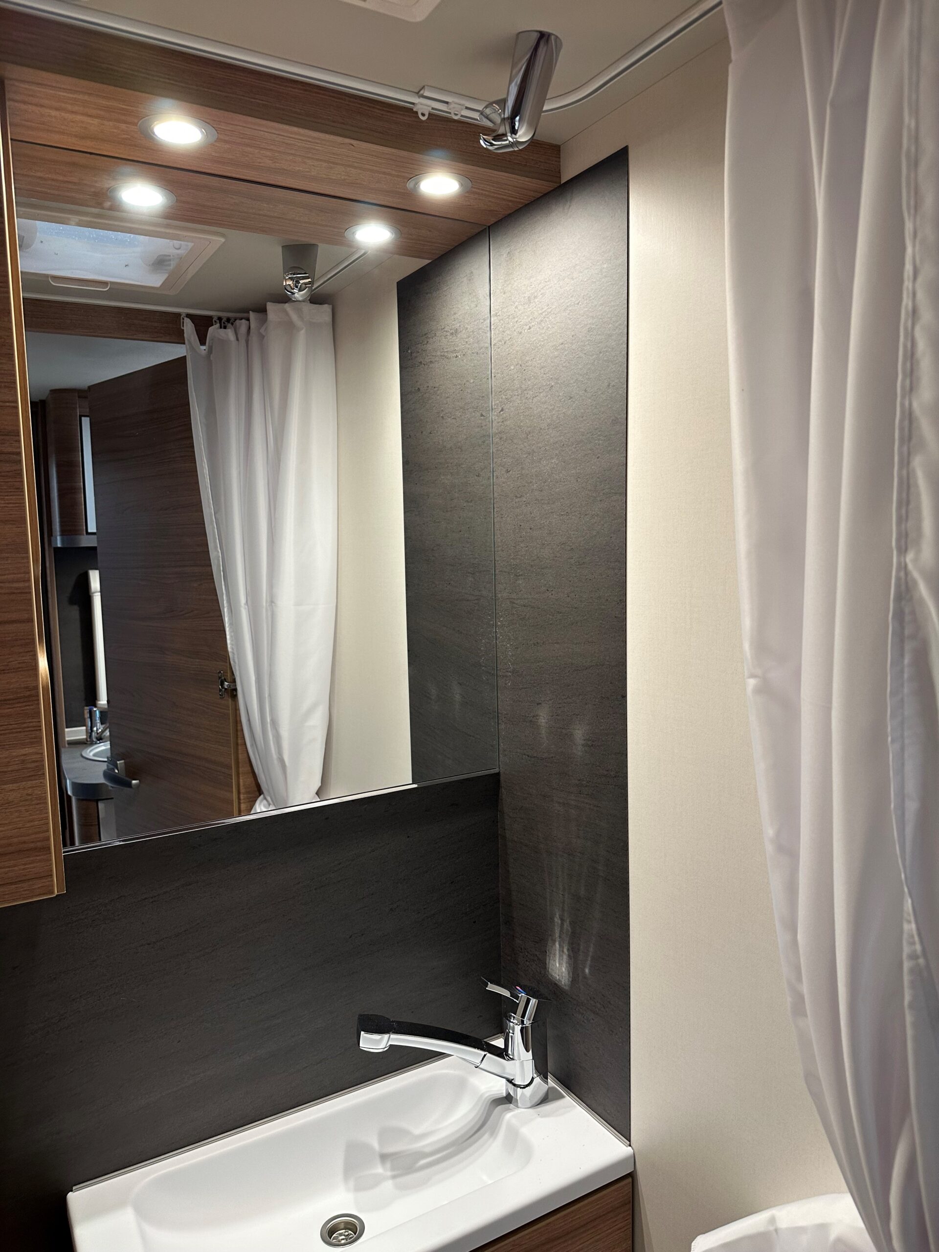 Przyczepa kempingowa Weinsberg CaraOne 400 LK