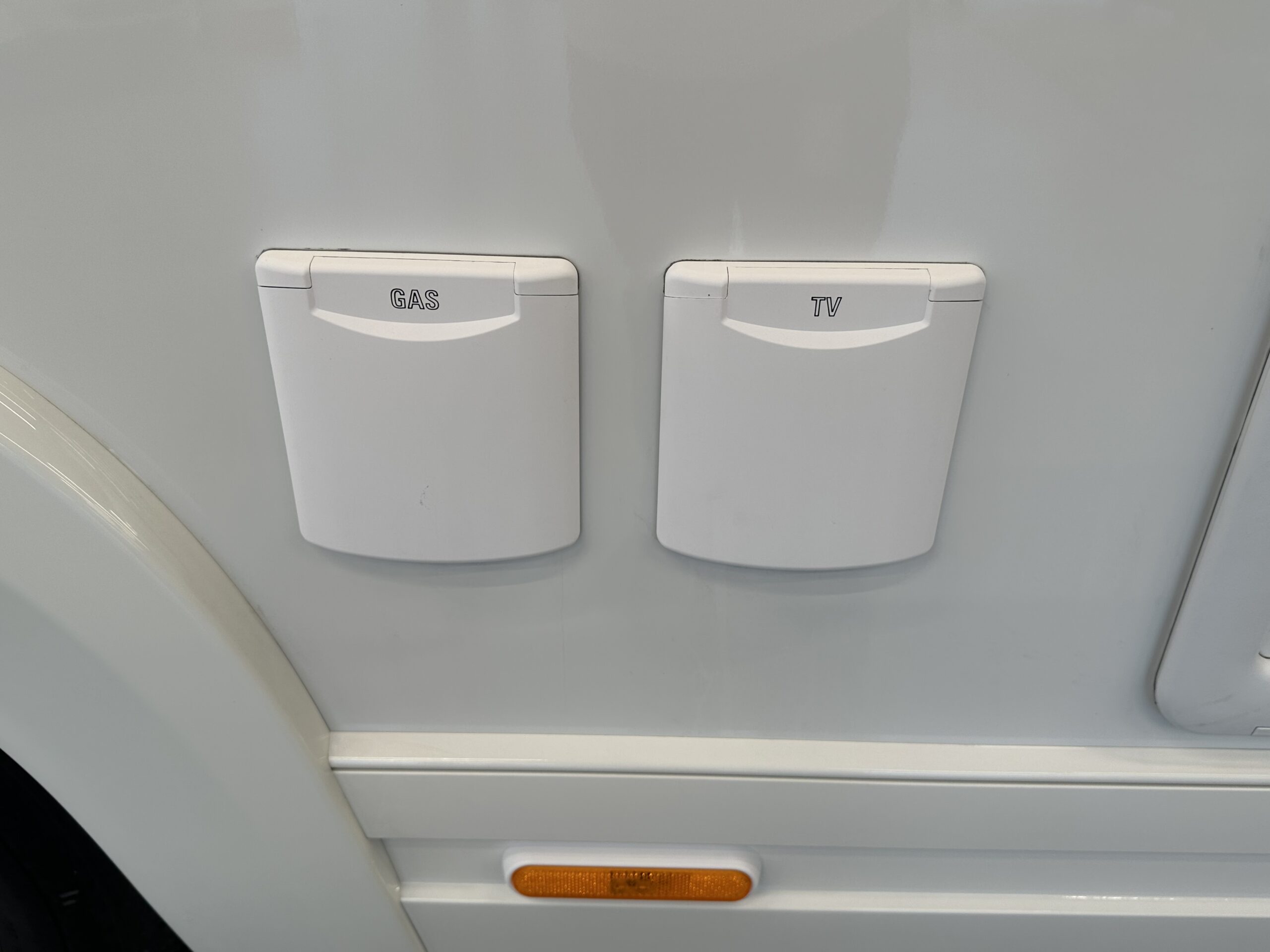 Kamper półinterga KABE Novum 750 LGB Light