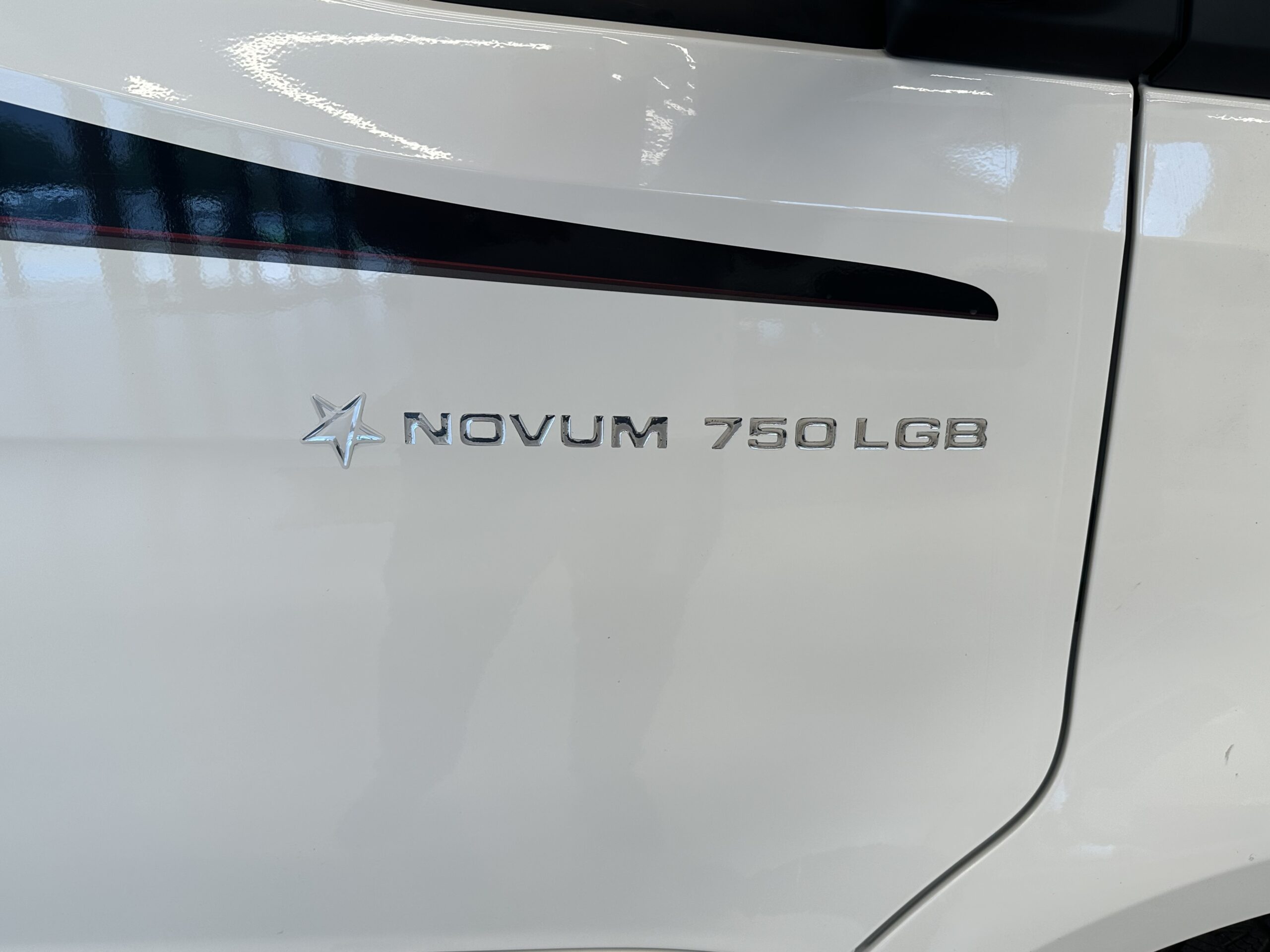 Kamper półinterga KABE Novum 750 LGB Light