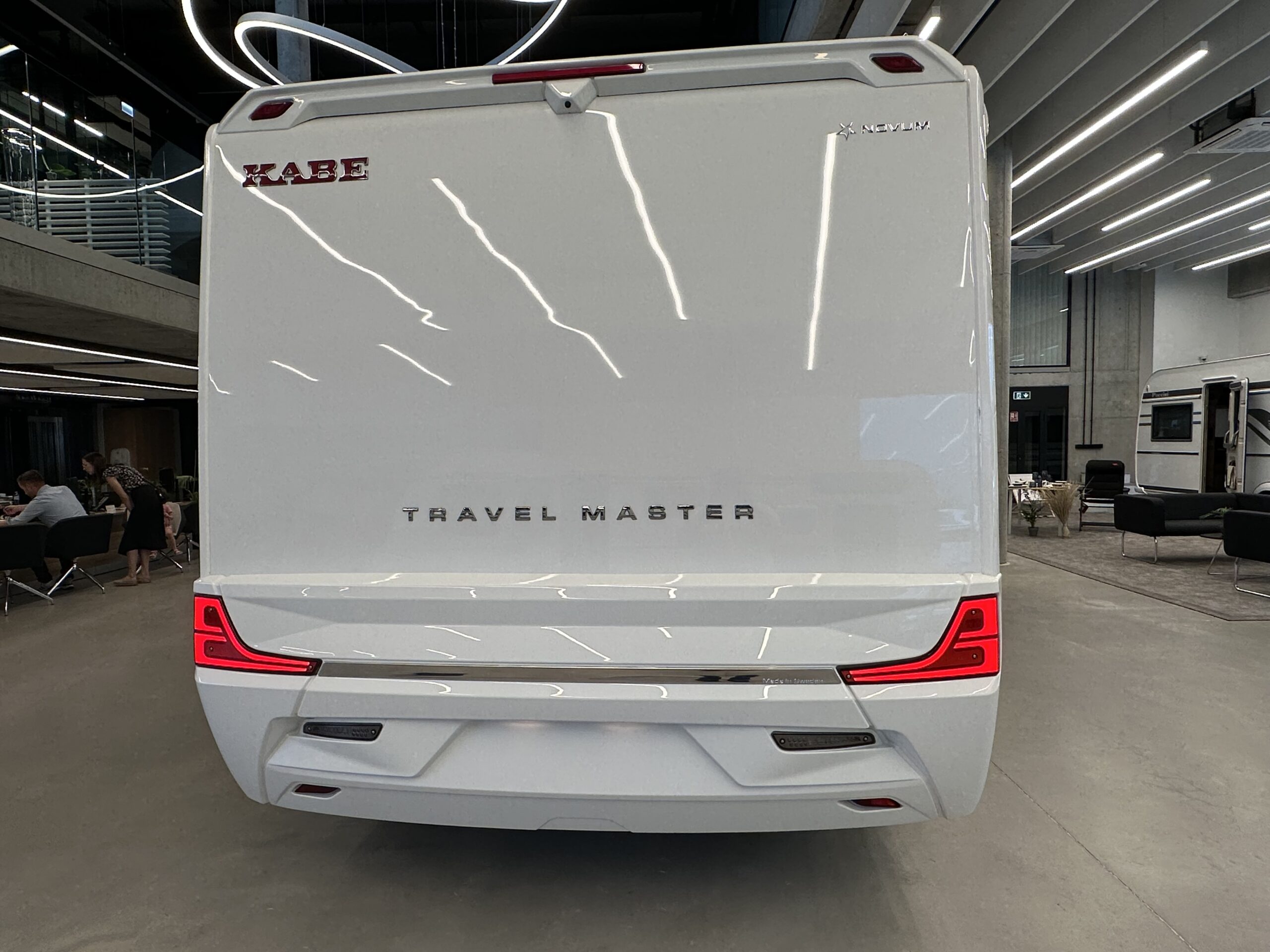 Kamper półinterga KABE Novum 750 LGB Light