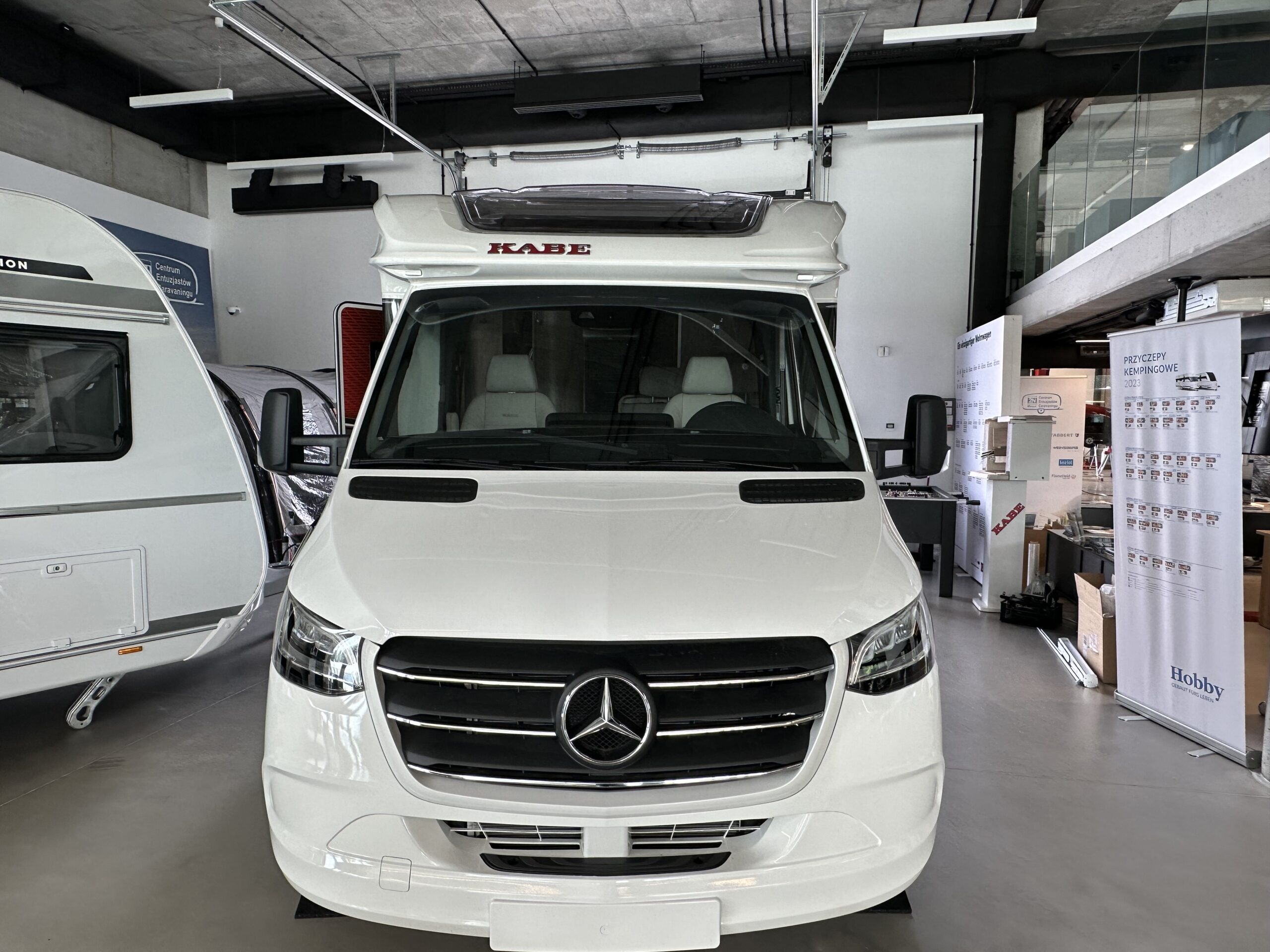 Kamper półinterga KABE Novum 750 LGB Light