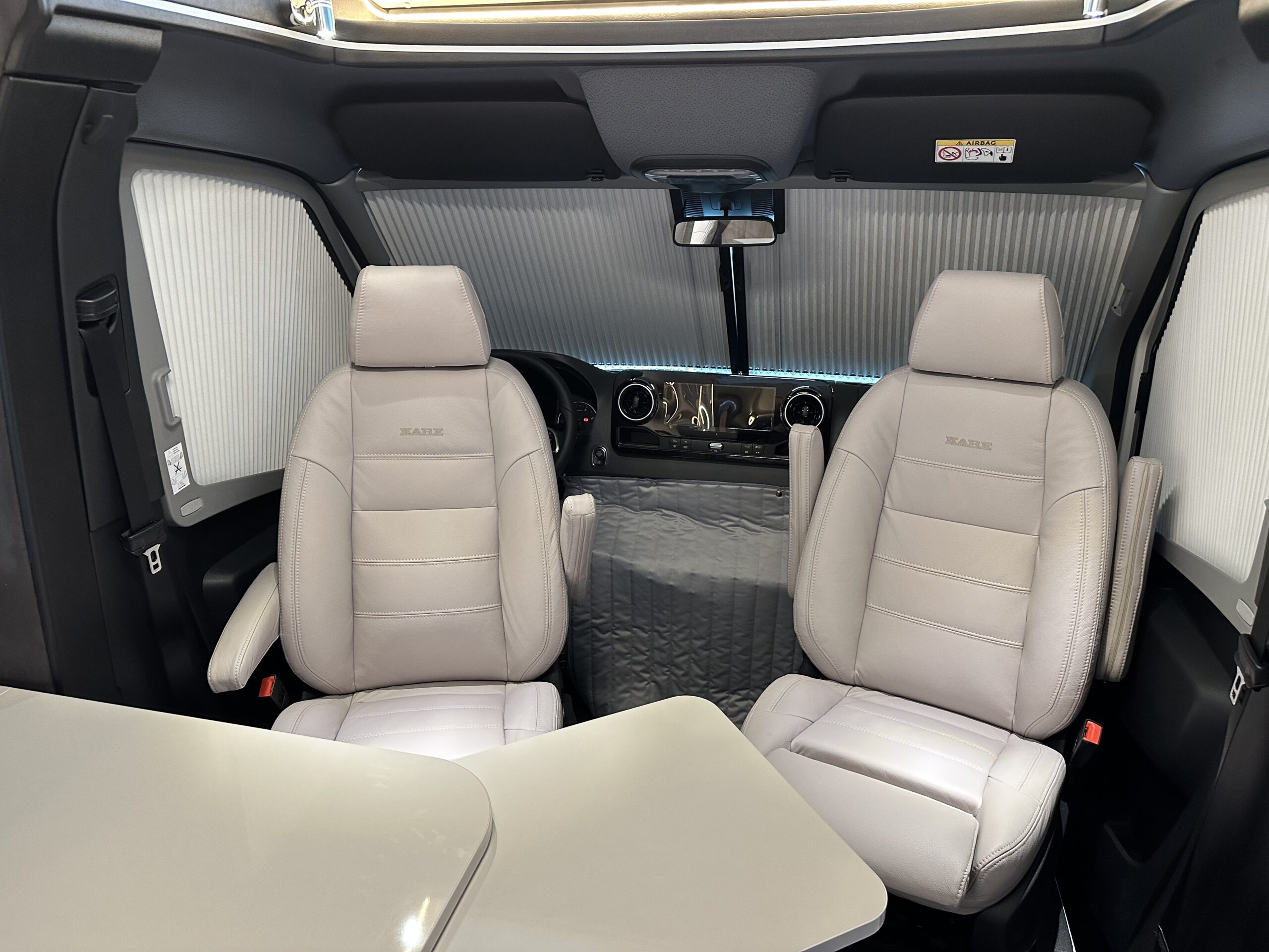 Kamper półinterga KABE Novum 750 LGB Light