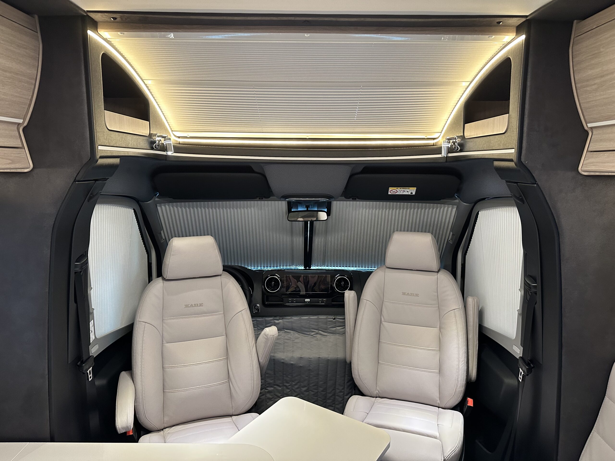 Kamper półinterga KABE Novum 750 LGB Light