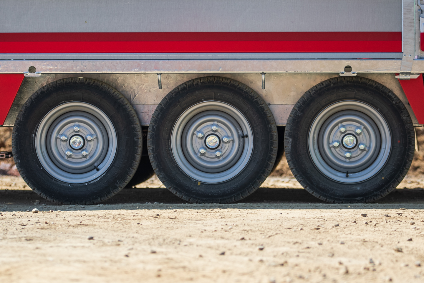 Przyczepa platforma BRIAN JAMES TRAILERS CONNECT 5.5 M X 2.29 M