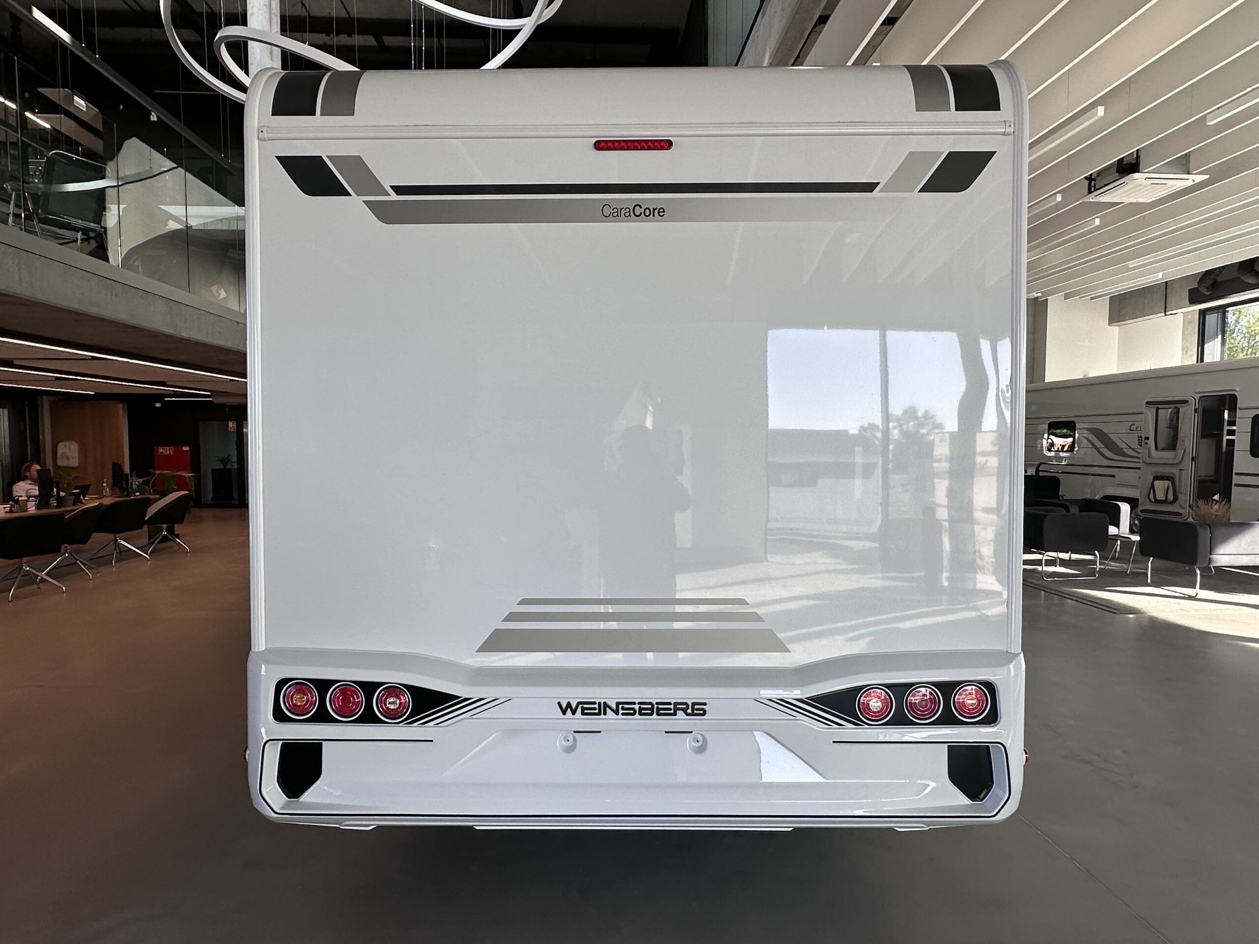 KAMPER WEINSBERG CARACORE 700MEG