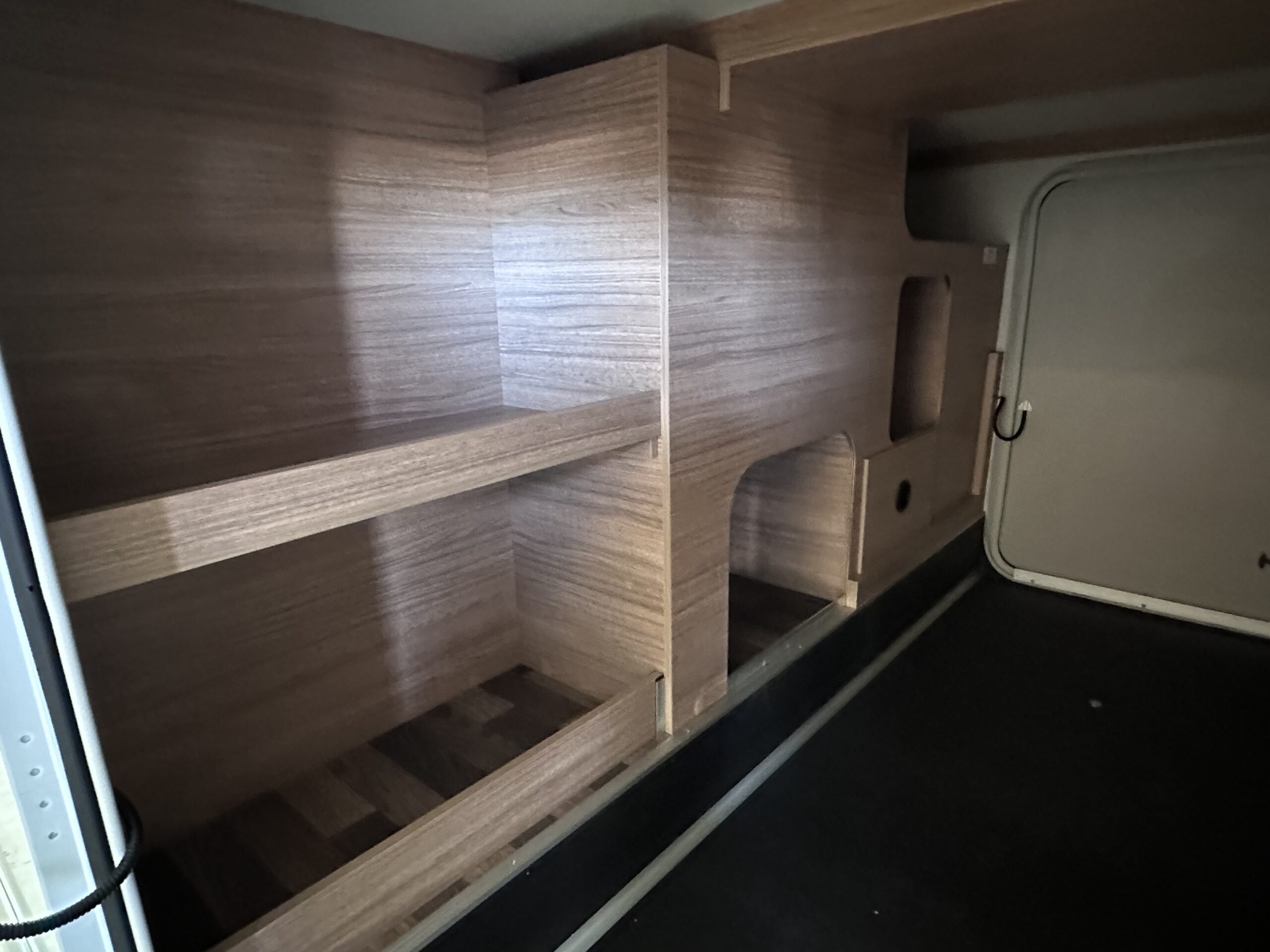 KAMPER WEINSBERG CARACORE 700MEG