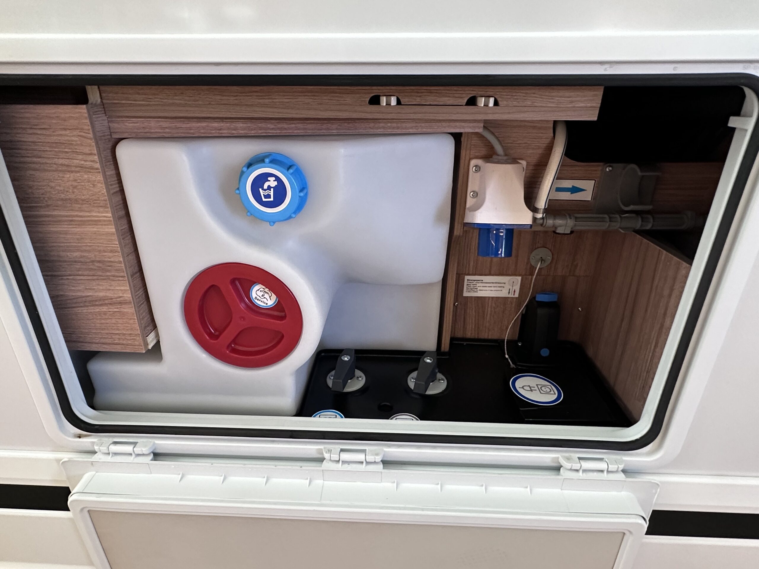 KAMPER WEINSBERG CARACORE 700MEG