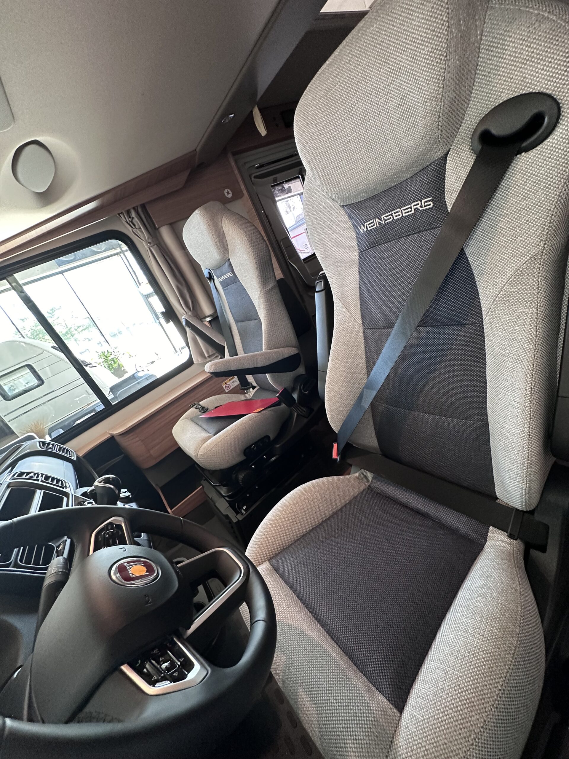 KAMPER WEINSBERG CARACORE 700MEG