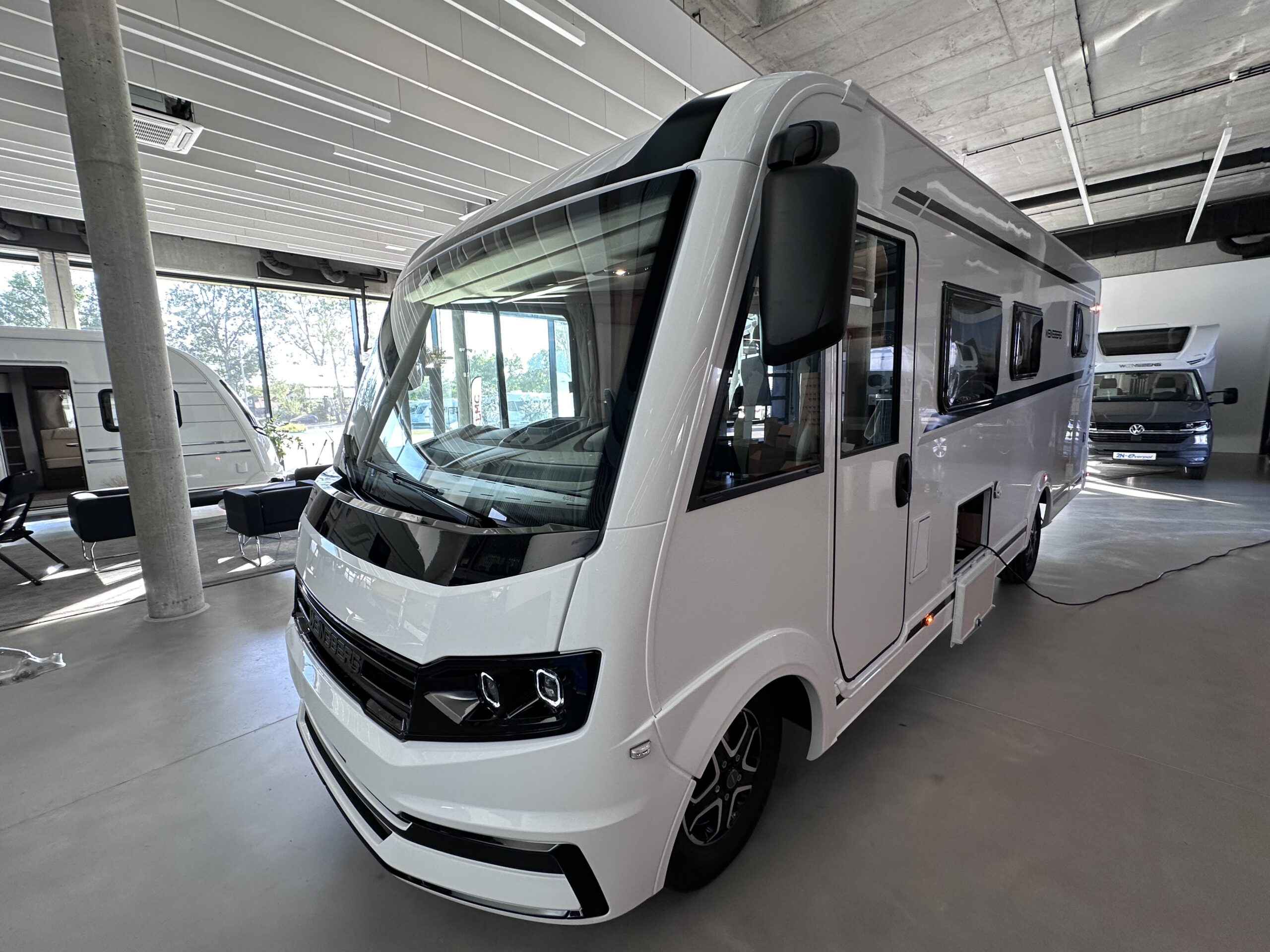 KAMPER WEINSBERG CARACORE 700MEG