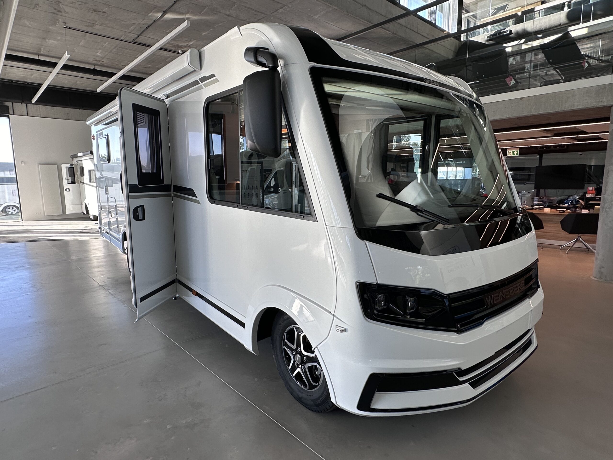 KAMPER WEINSBERG CARACORE 700MEG