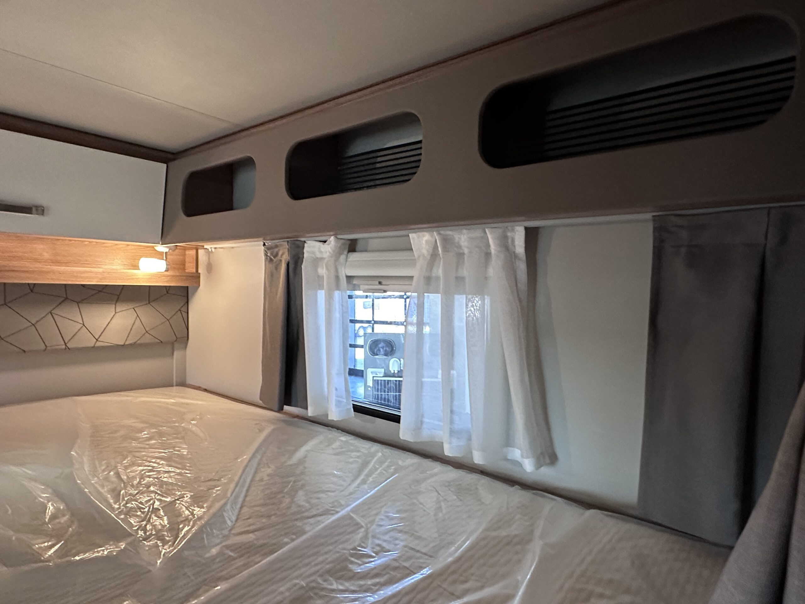 KAMPER WEINSBERG CARACORE 700MEG