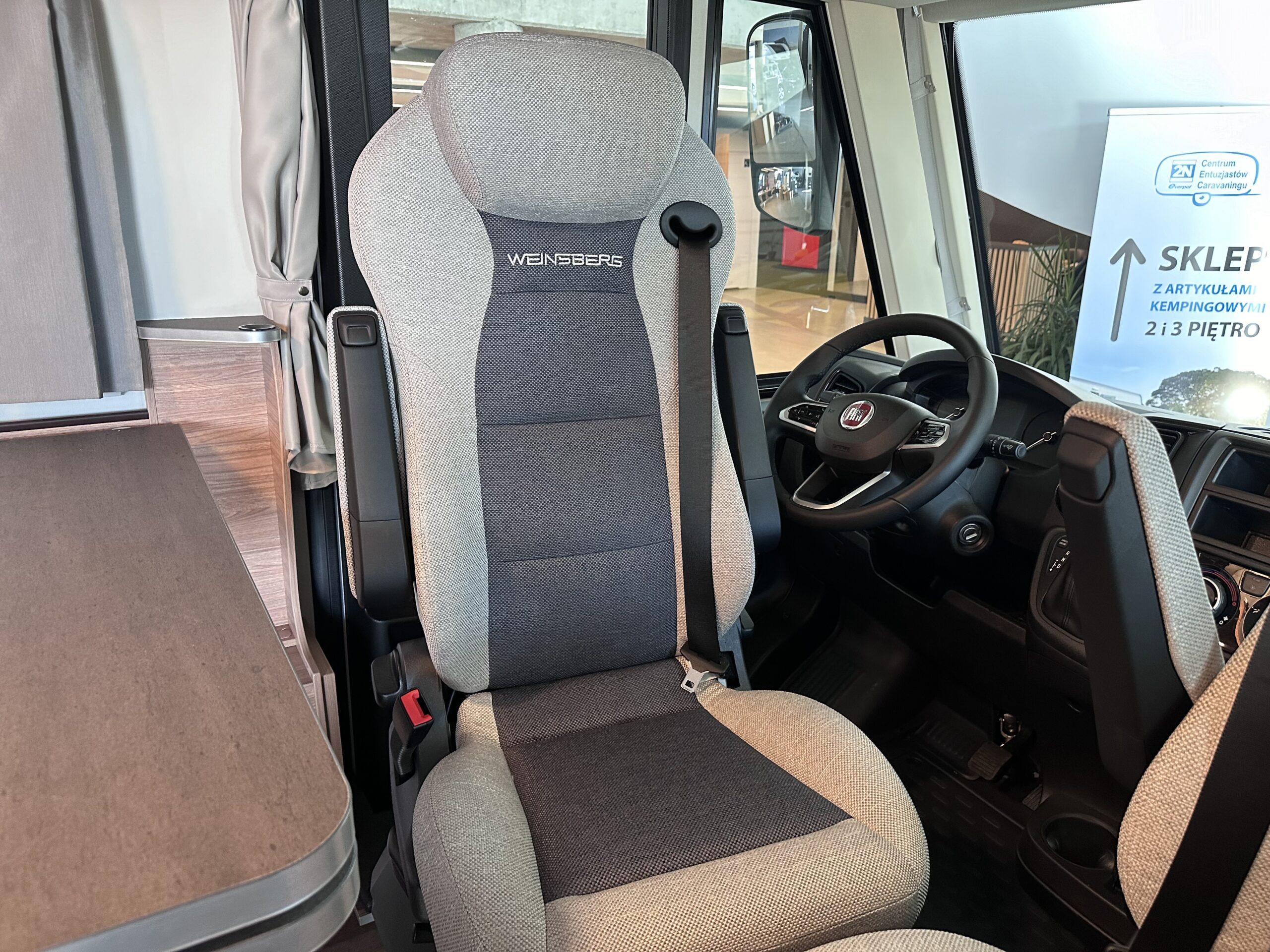 KAMPER WEINSBERG CARACORE 700MEG