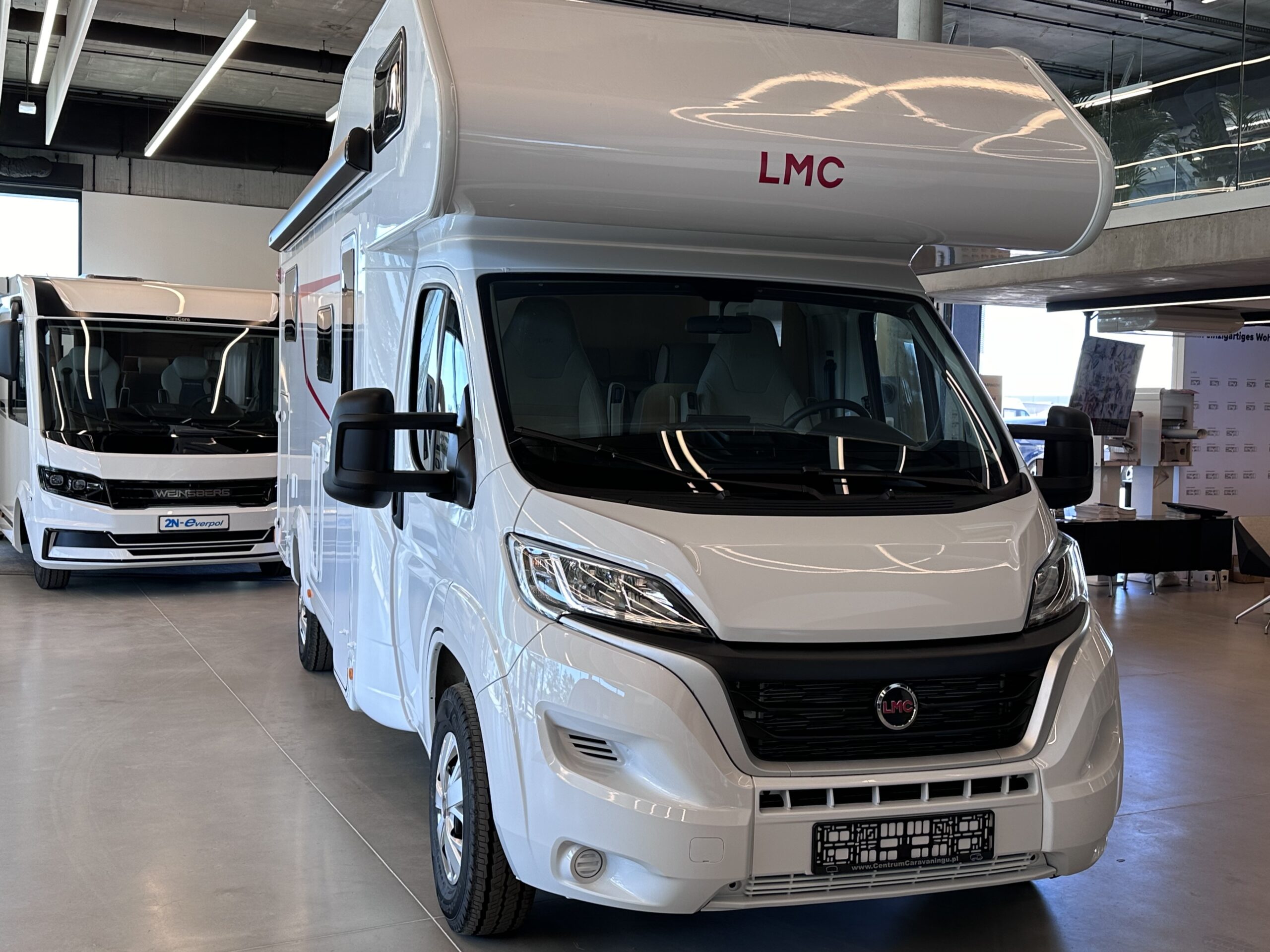 KAMPER LMC Tourer A690