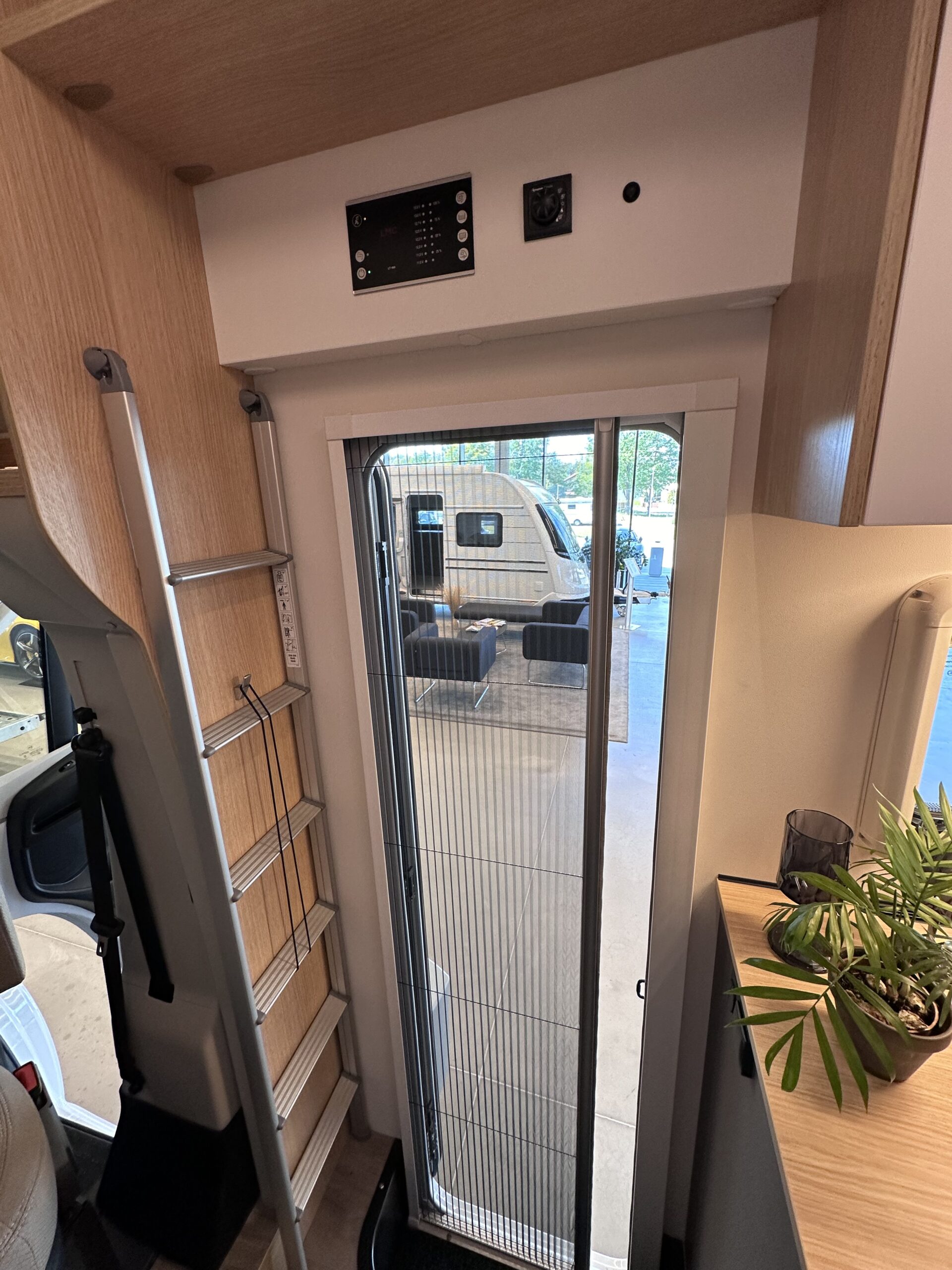 KAMPER LMC Tourer A690