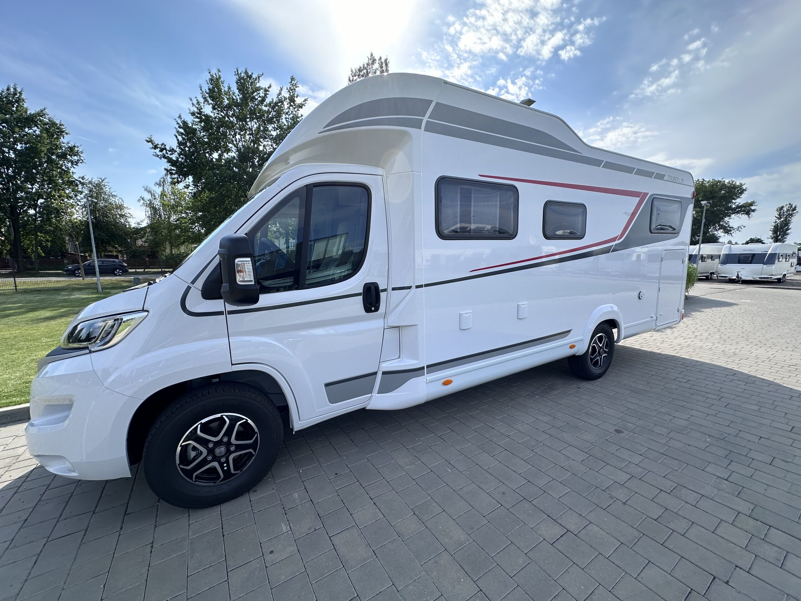 Kamper LMC Tourer H 730 G