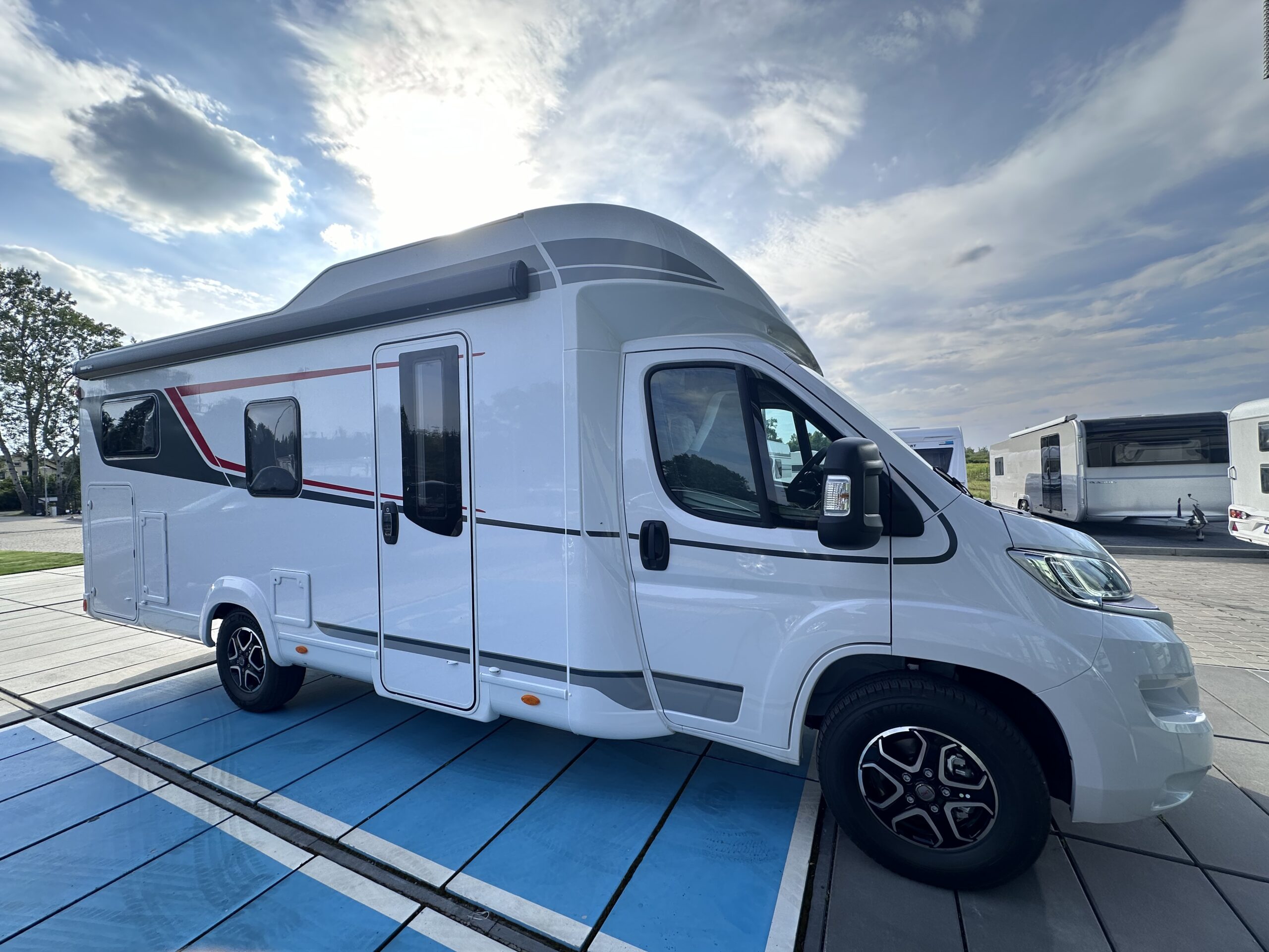 Kamper LMC Tourer H 730 G