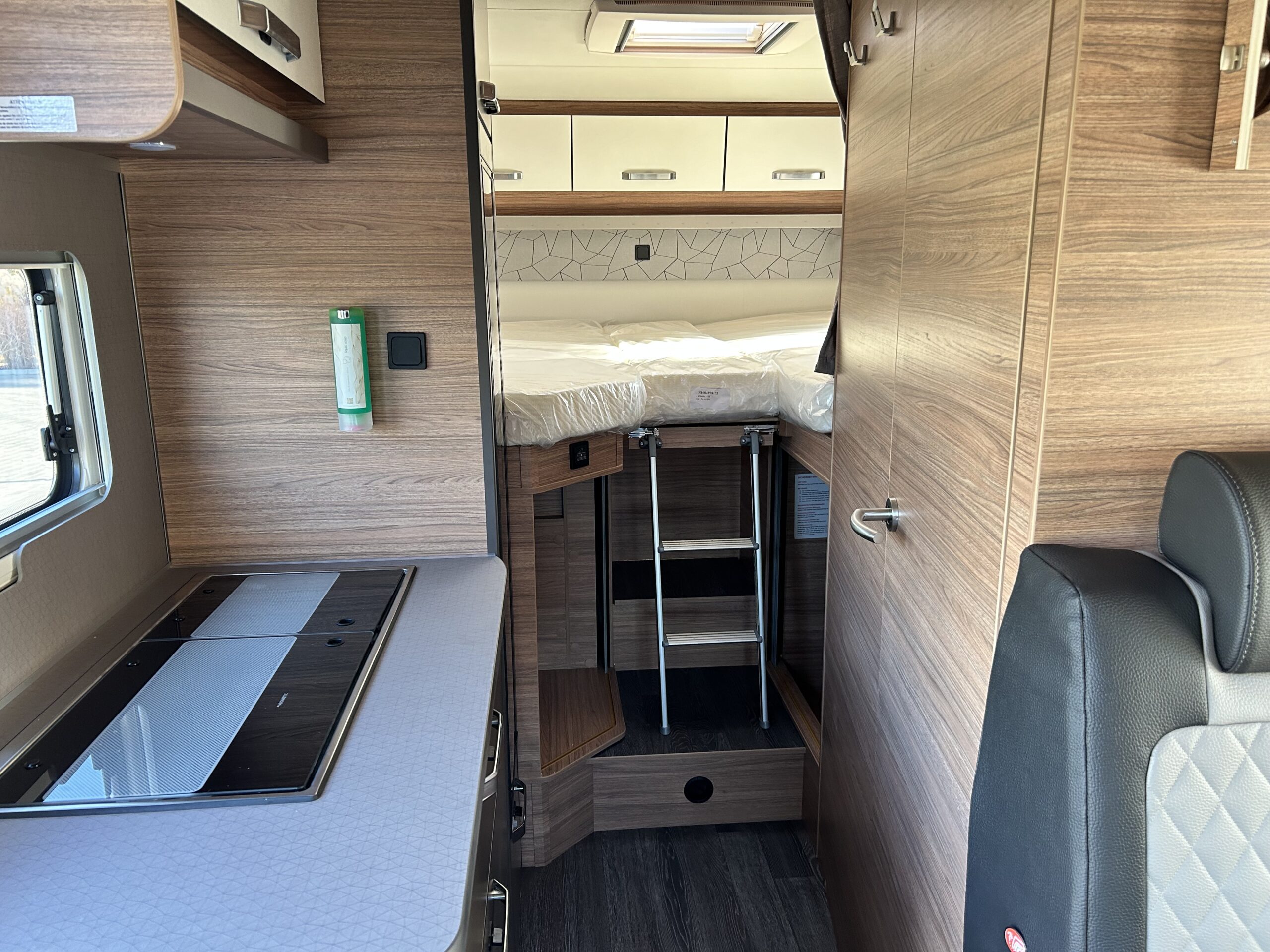 KAMPER Weinsberg Ford CaraSuite 650 MEG