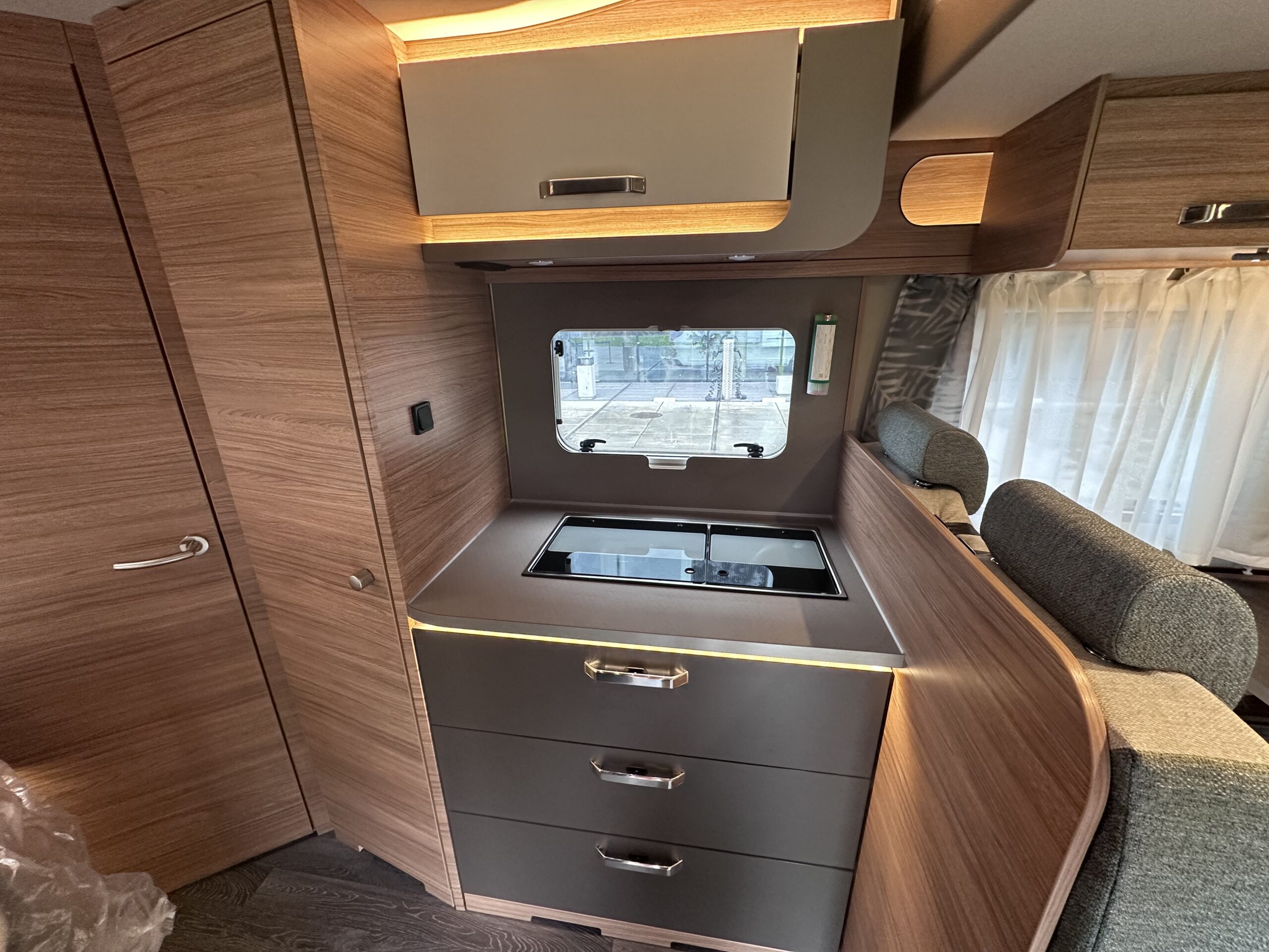 Kamper Weinsberg CaraSuite 650MF