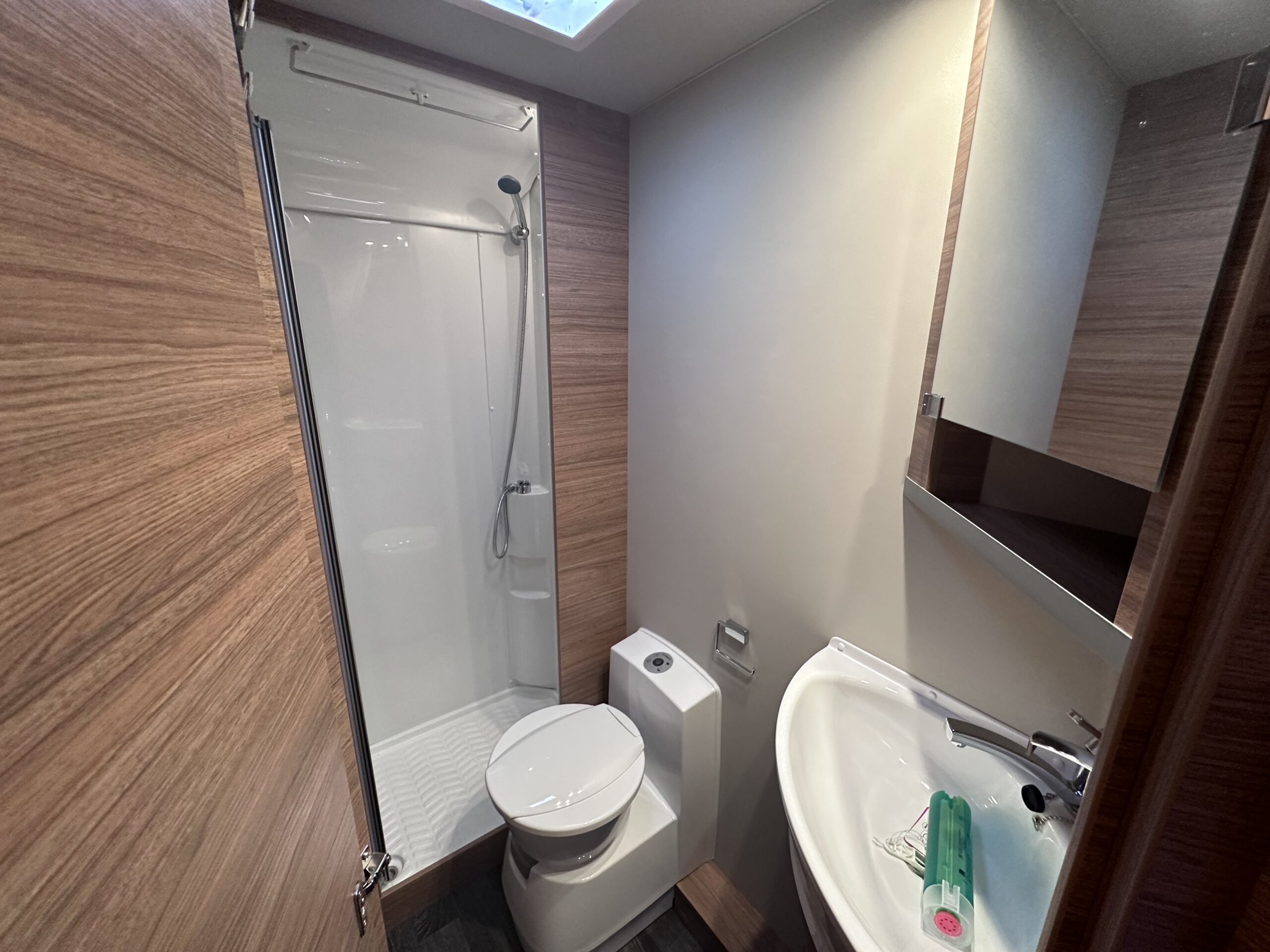 Kamper Weinsberg CaraSuite 650MF