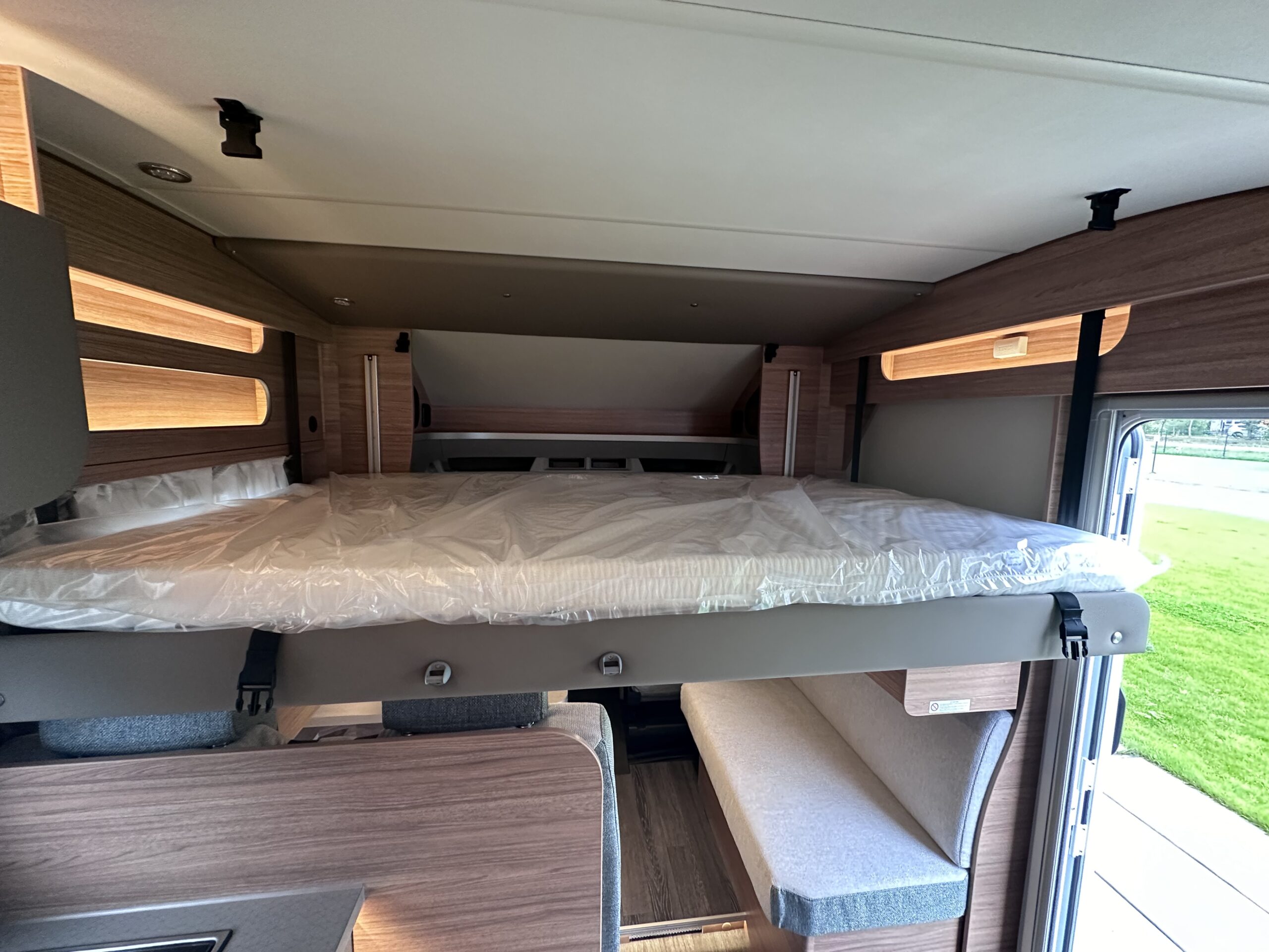 Kamper Weinsberg CaraSuite 650MF