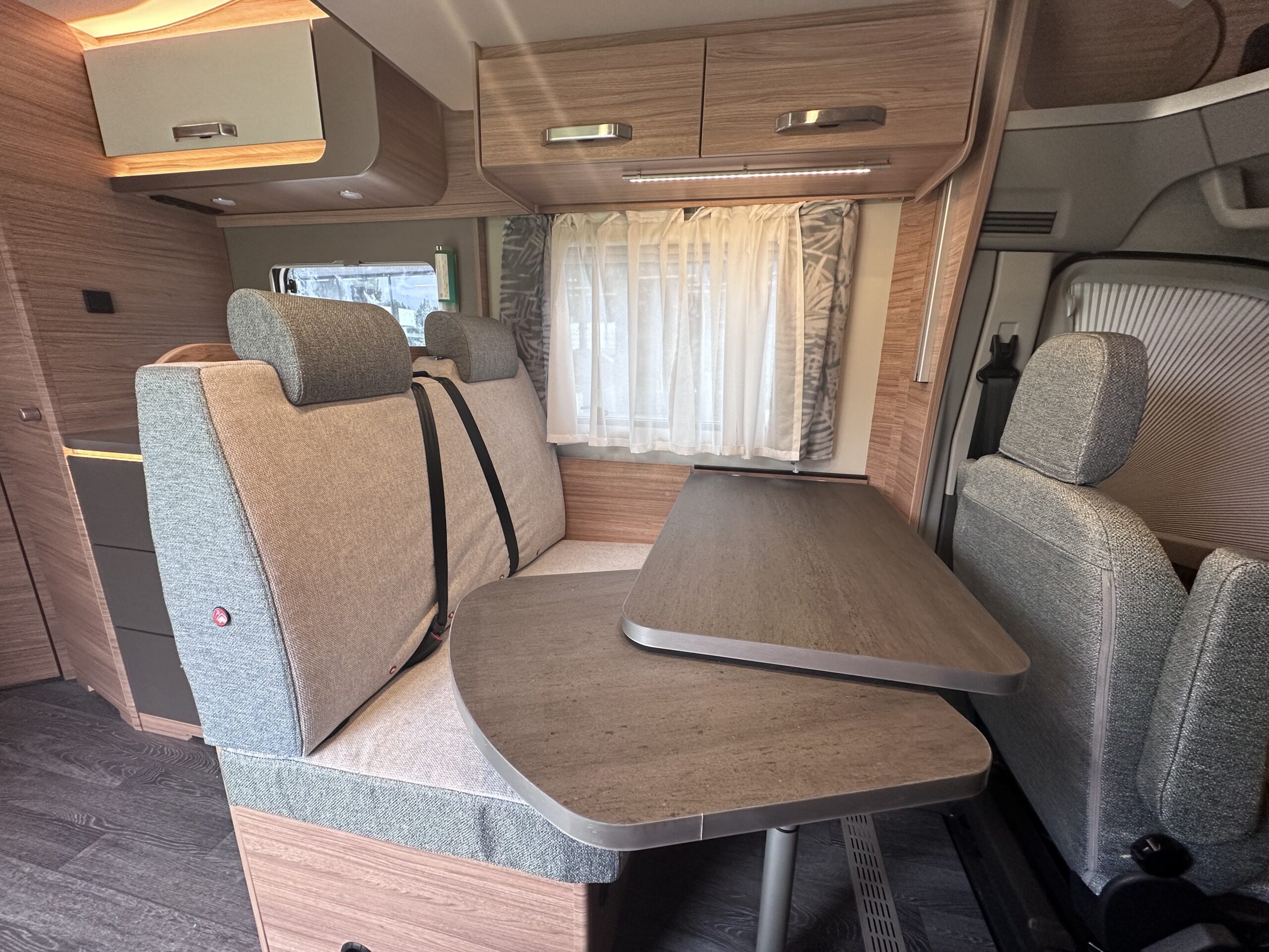 Kamper Weinsberg CaraSuite 650MF