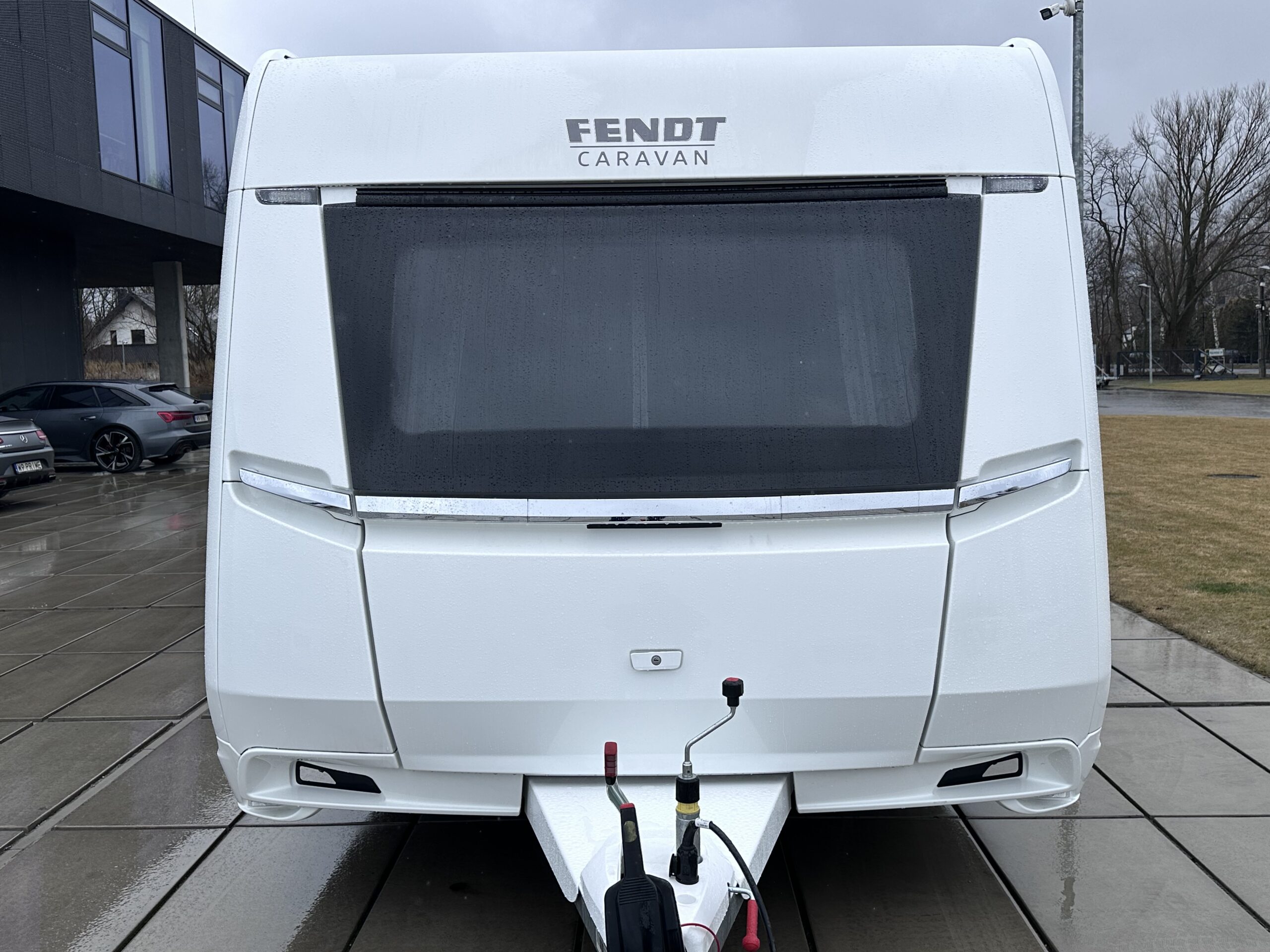 PRZYCZEPA KEMPINGOWA FENDT 560 SKM ACTIV BIANCO