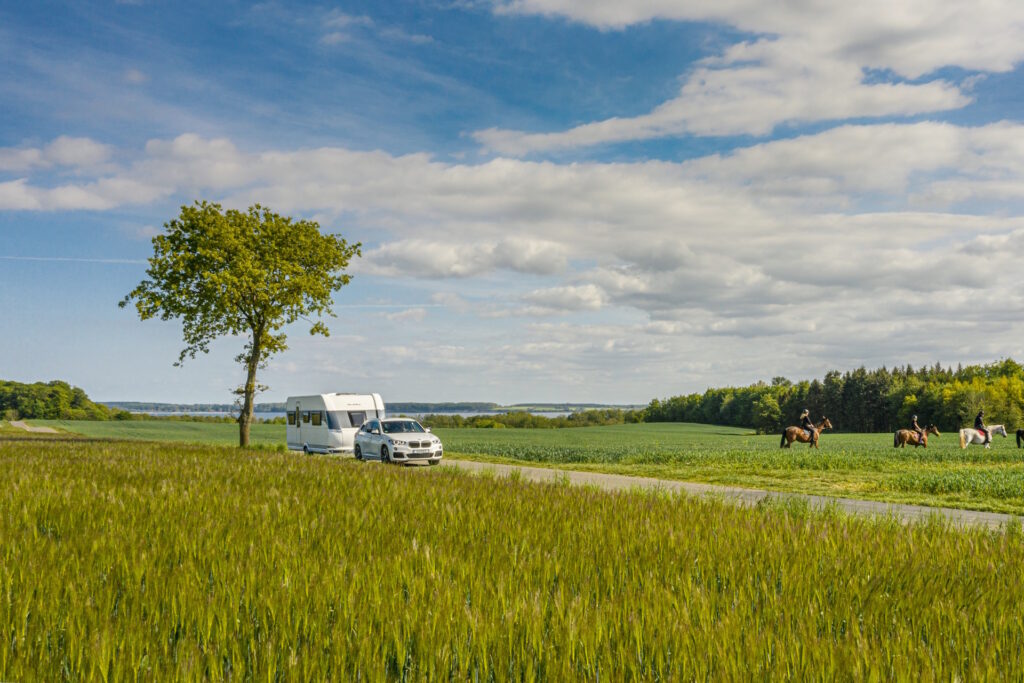 Caravaning, Karawaning, czy Carawaning - jak pisać prawidłowo i dlaczego