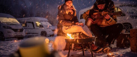 Bezpieczne nocowanie kamperem zimą. Jak to zrobić?