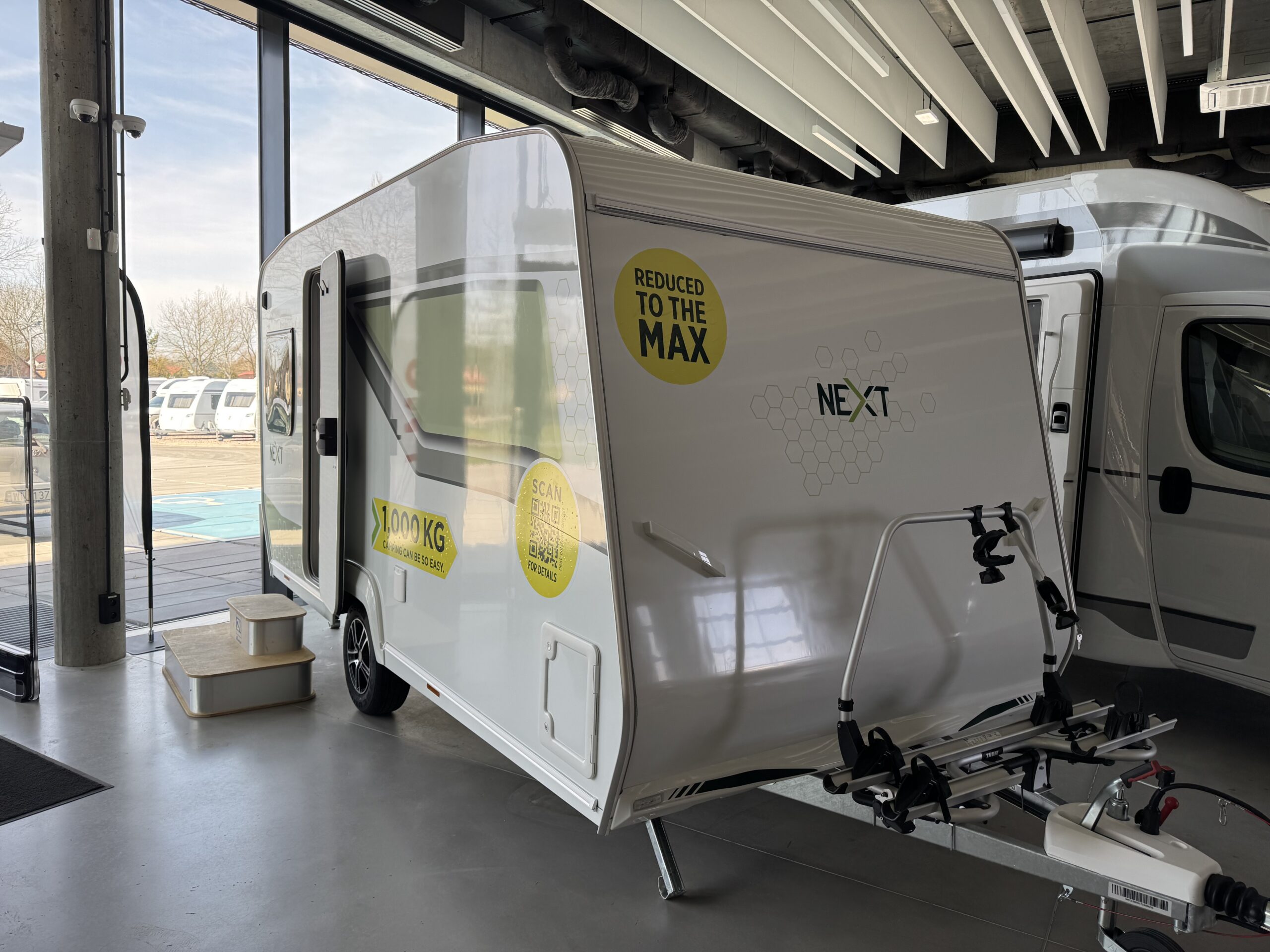 PRZYCZEPA KEMPINGOWA FENDT NEXT 380