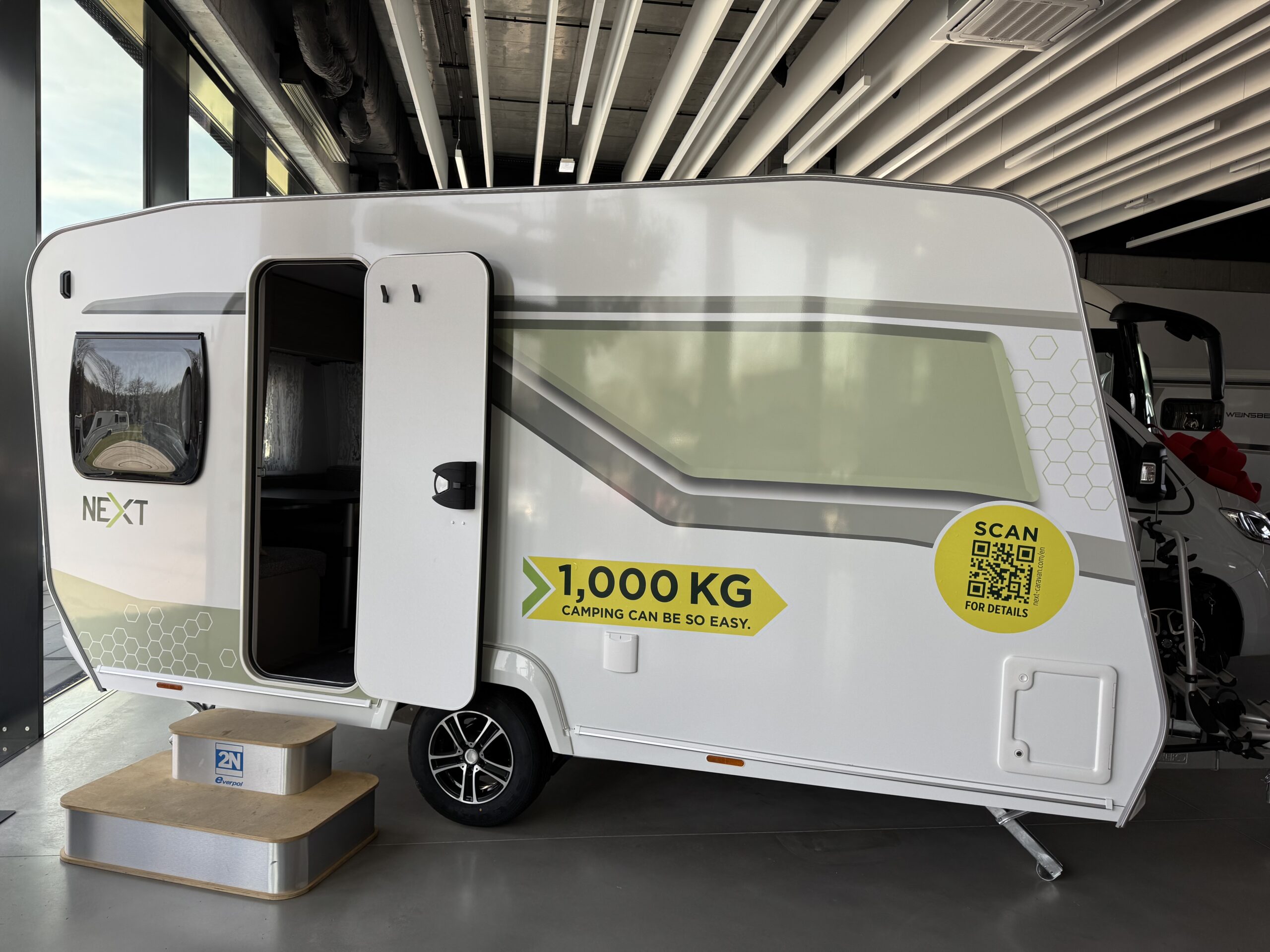 PRZYCZEPA KEMPINGOWA FENDT NEXT 380