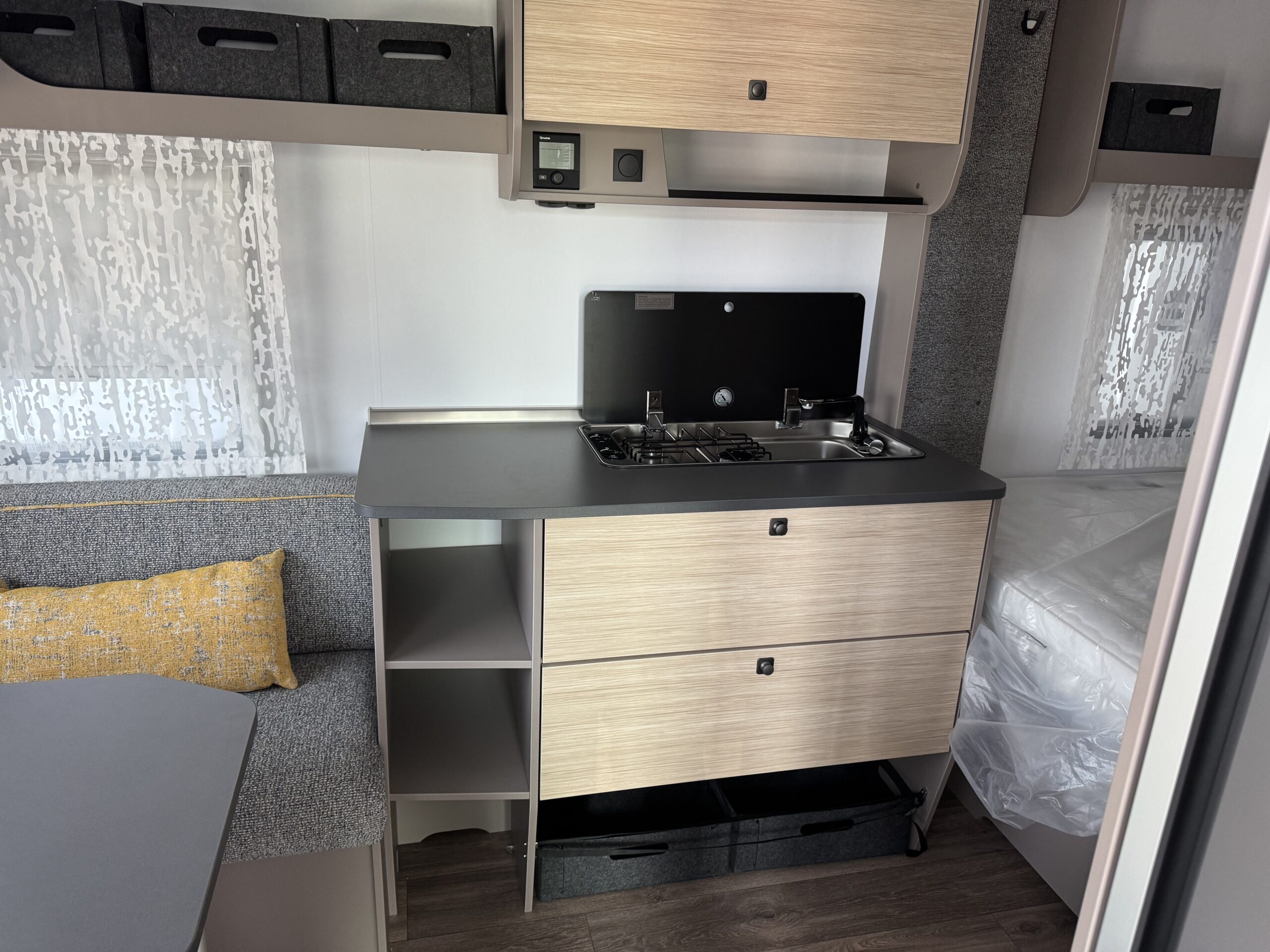 PRZYCZEPA KEMPINGOWA FENDT NEXT 380