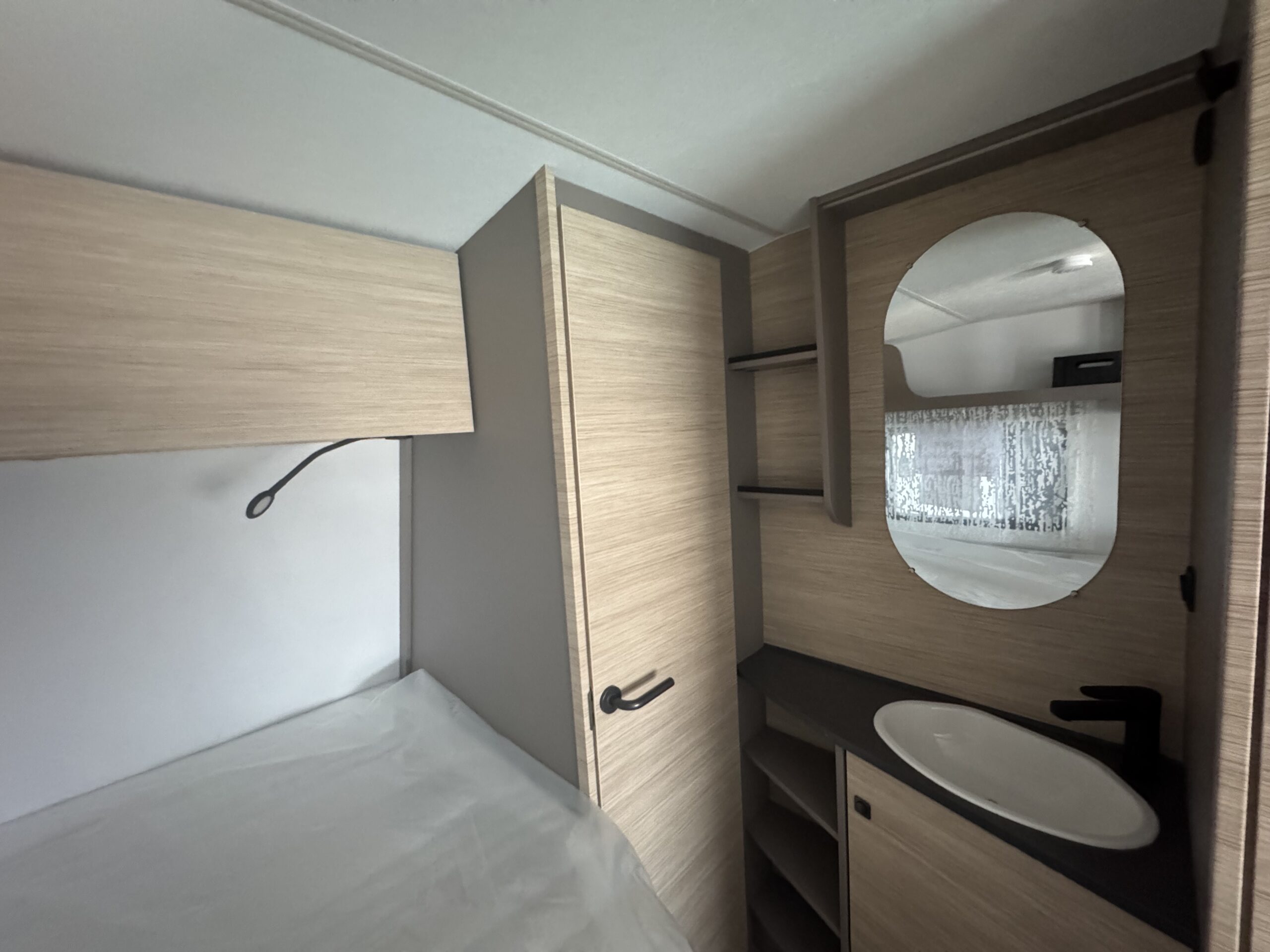 PRZYCZEPA KEMPINGOWA FENDT NEXT 380