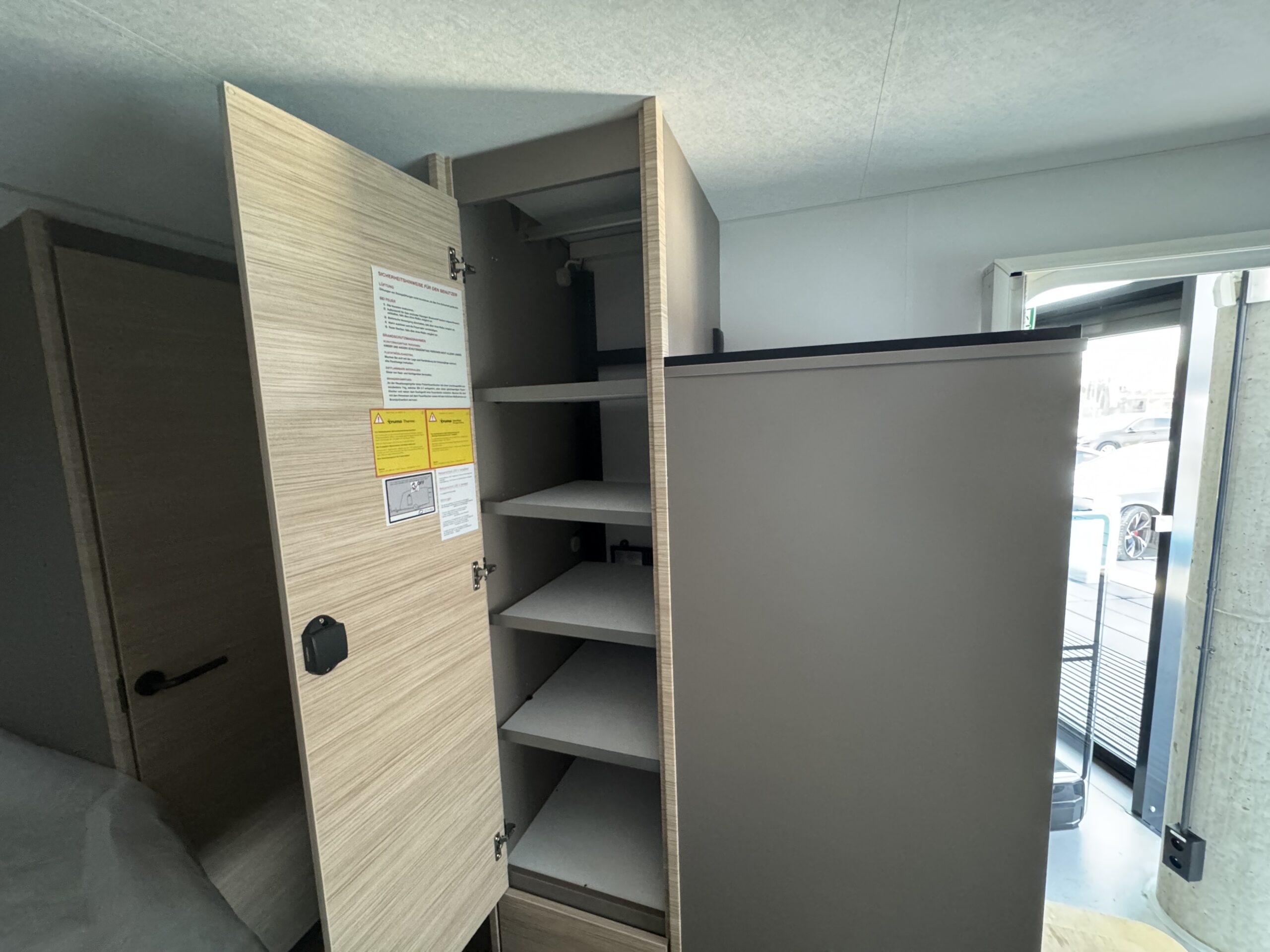 PRZYCZEPA KEMPINGOWA FENDT NEXT 380