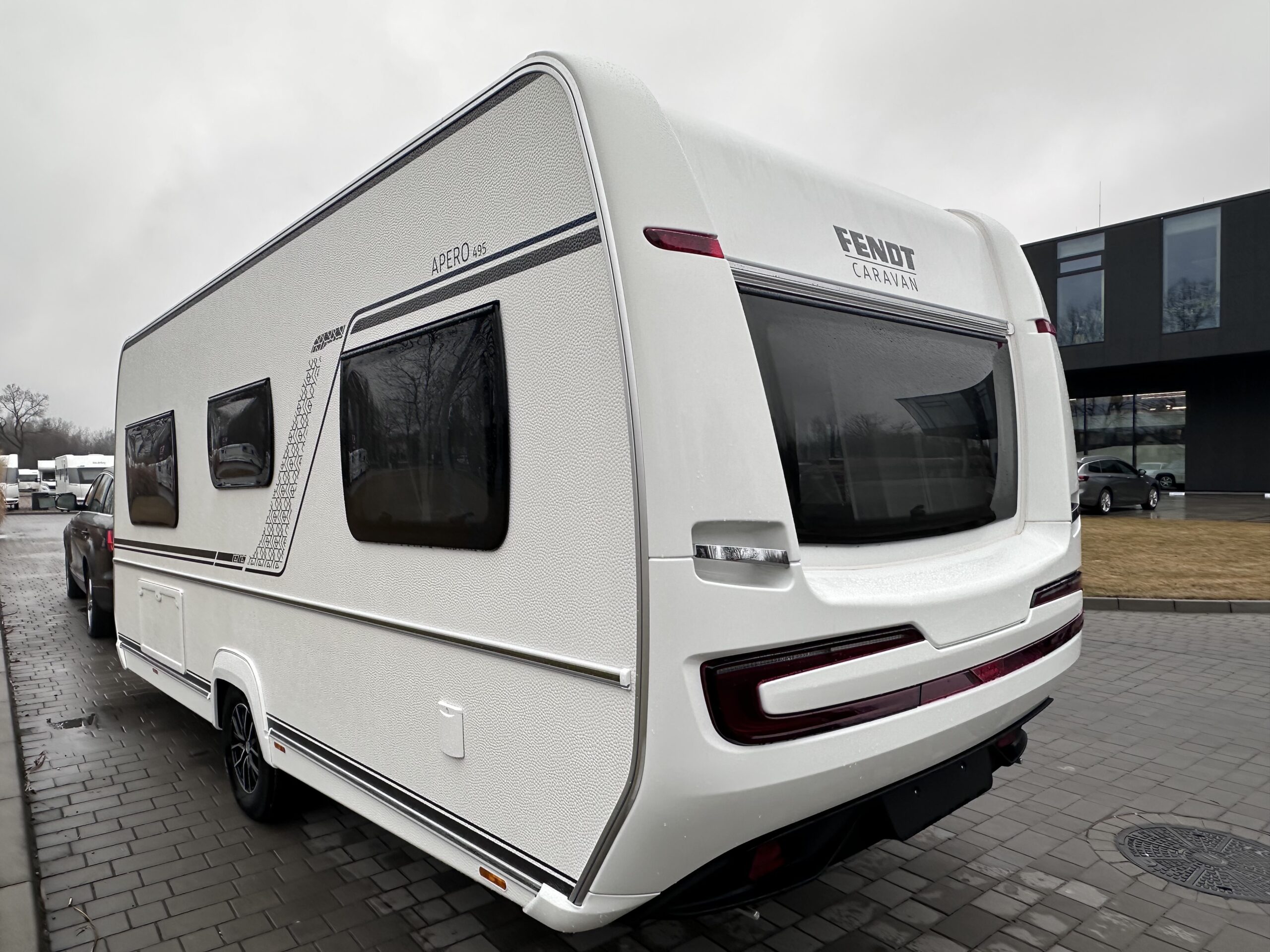 PRZYCZEPA KEMPINGOWA FENDT APERO 495 SFB