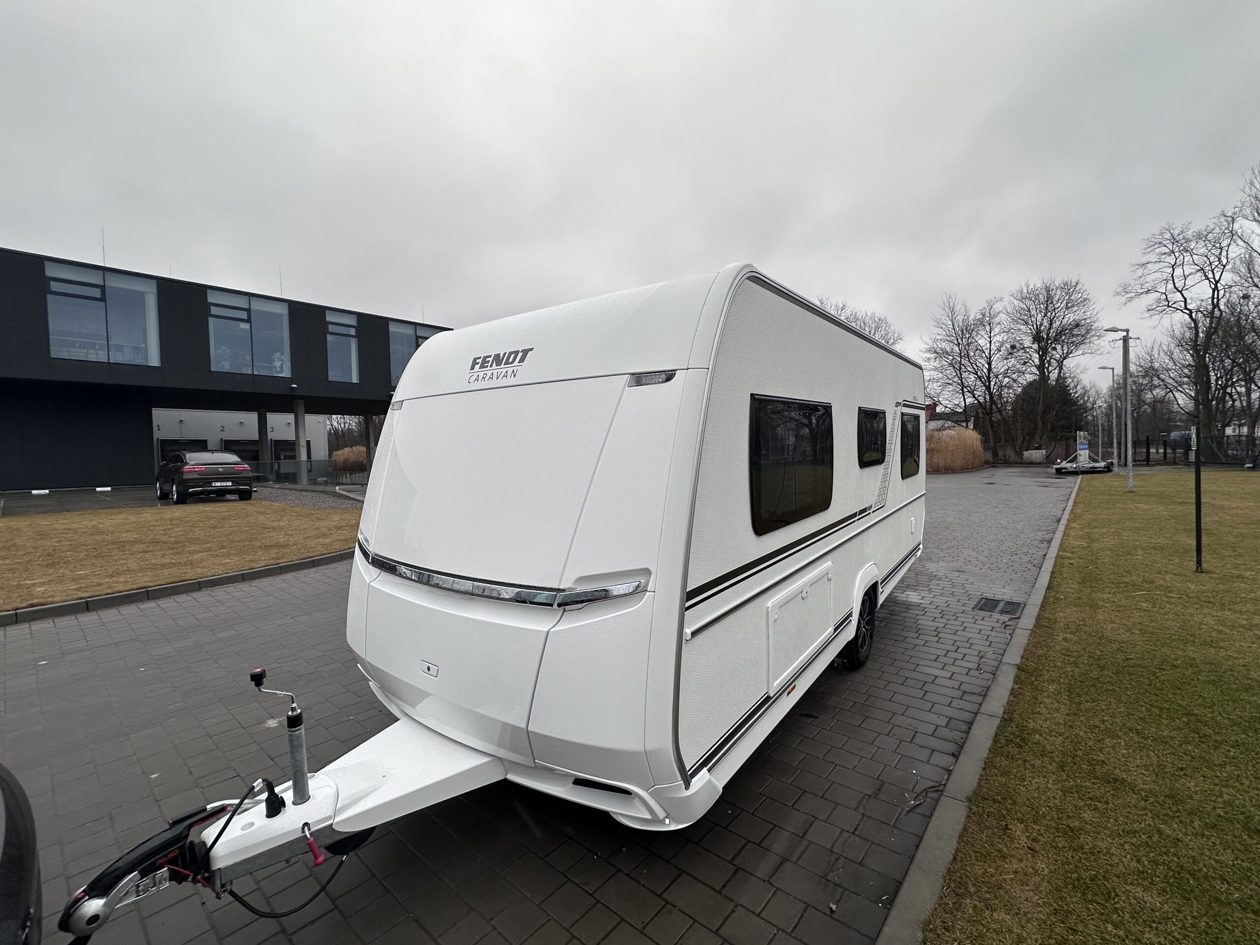 PRZYCZEPA KEMPINGOWA FENDT APERO 495 SFB