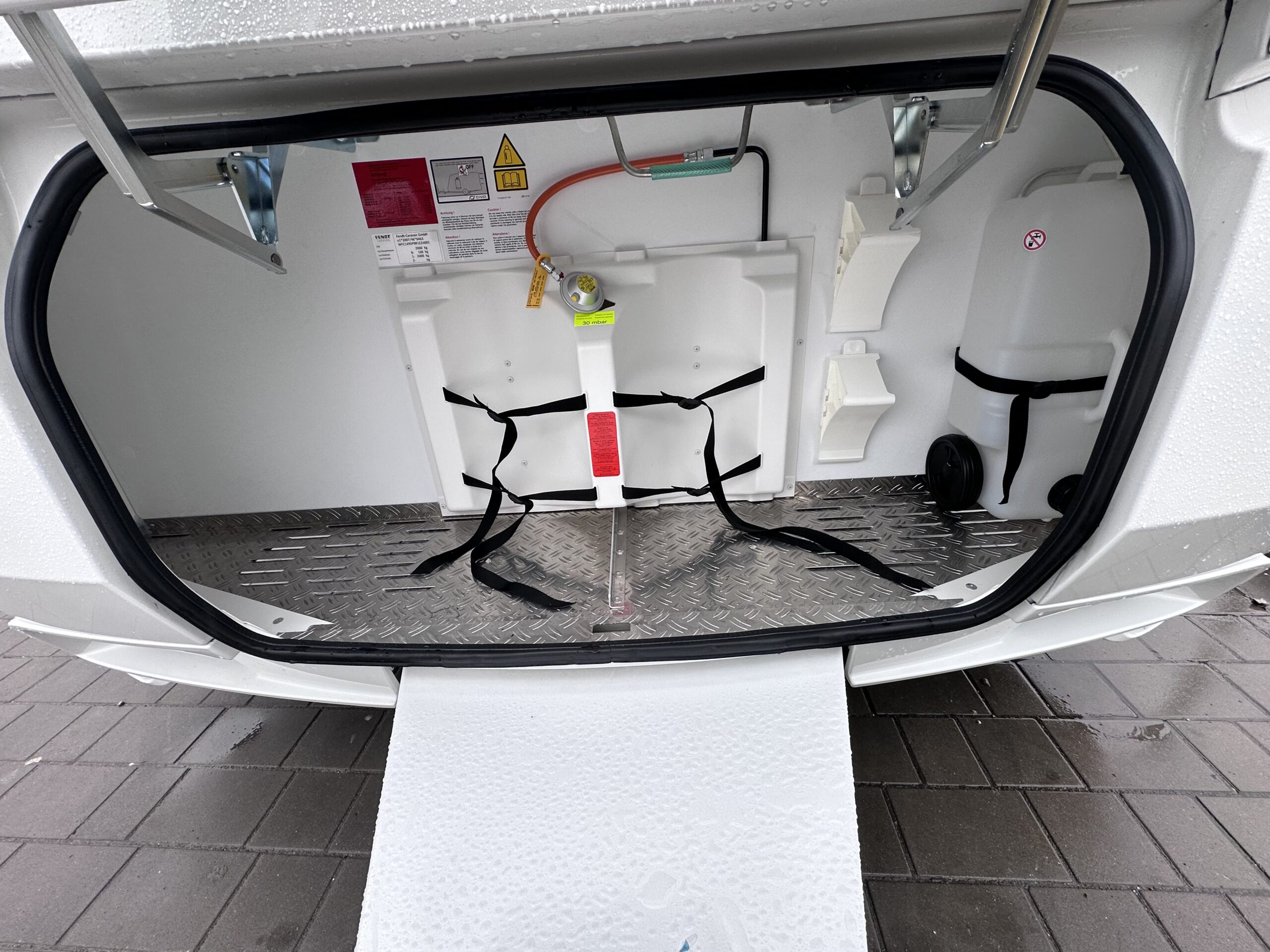 PRZYCZEPA KEMPINGOWA FENDT APERO 495 SFB