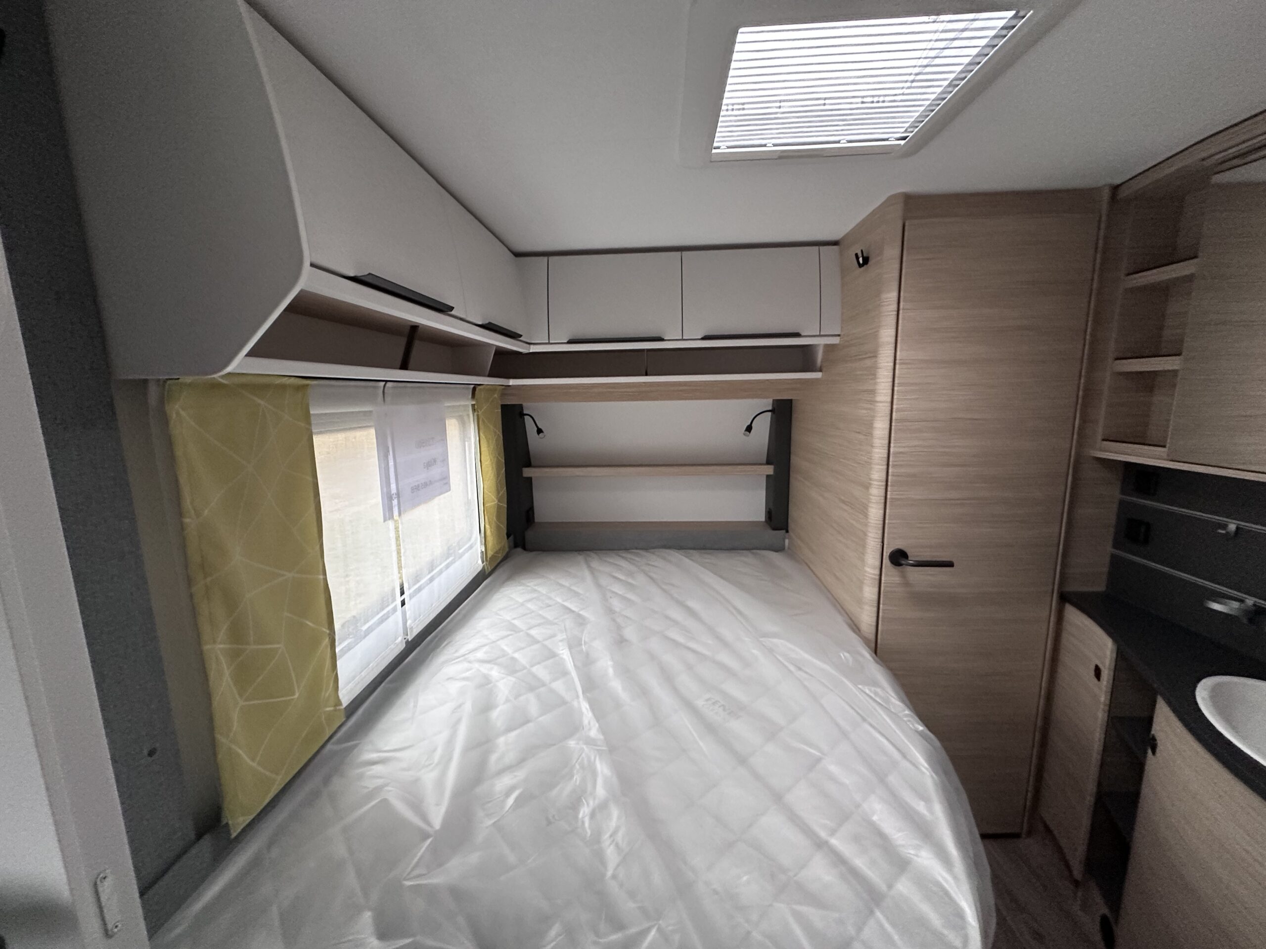 PRZYCZEPA KEMPINGOWA FENDT APERO 495 SFB