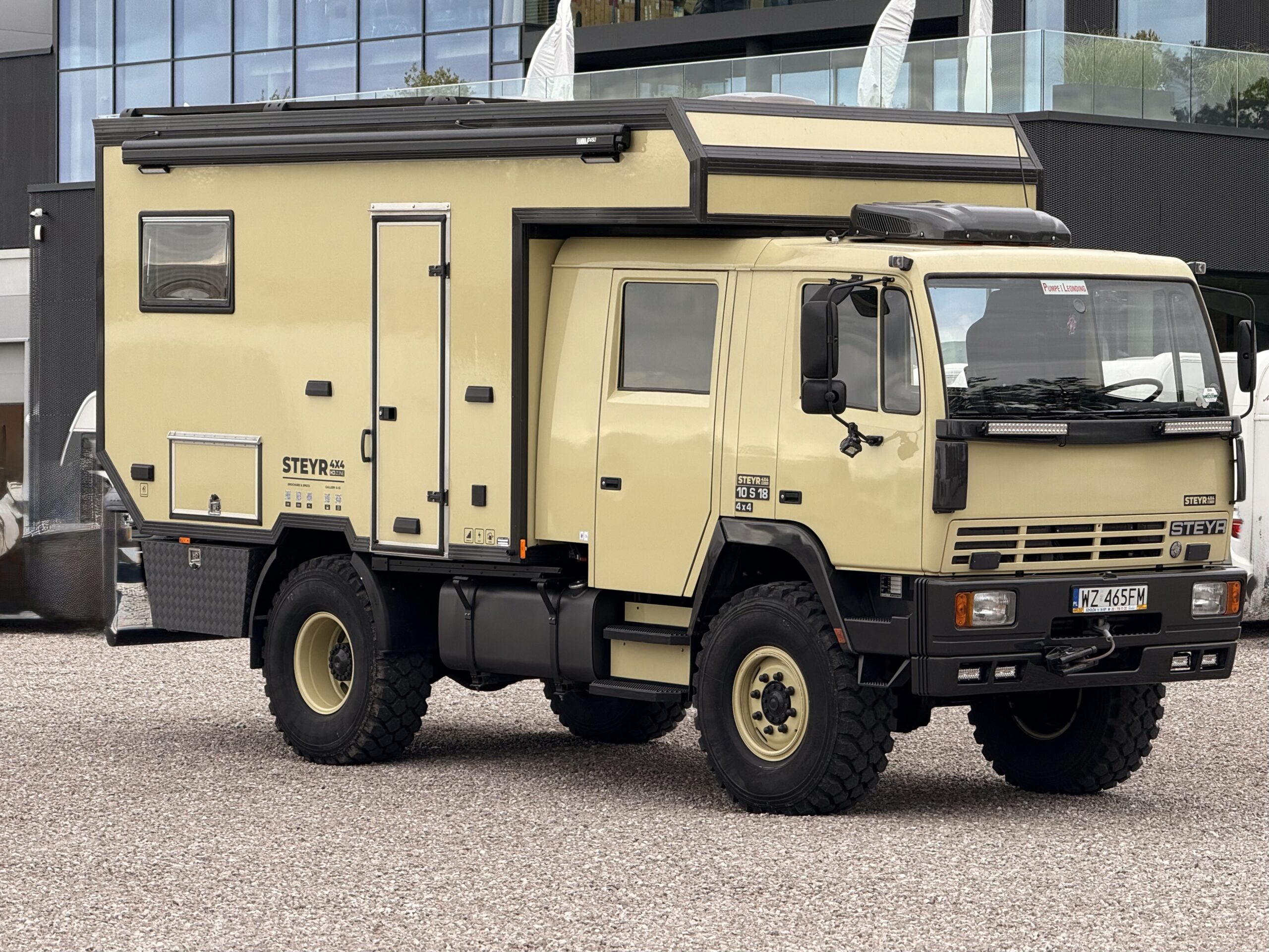 SAMOCHÓD KEMPINGOWY EKSPEDYCYJNY STEYR