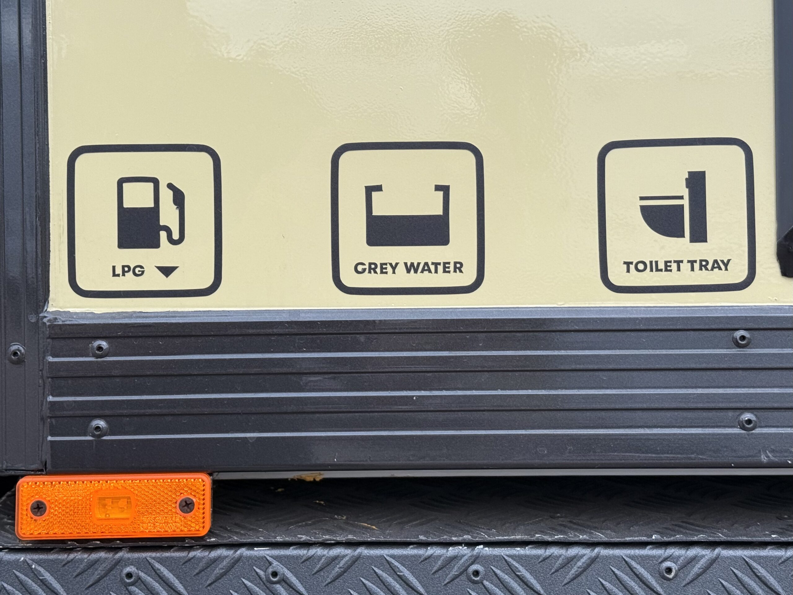 SAMOCHÓD KEMPINGOWY EKSPEDYCYJNY STEYR