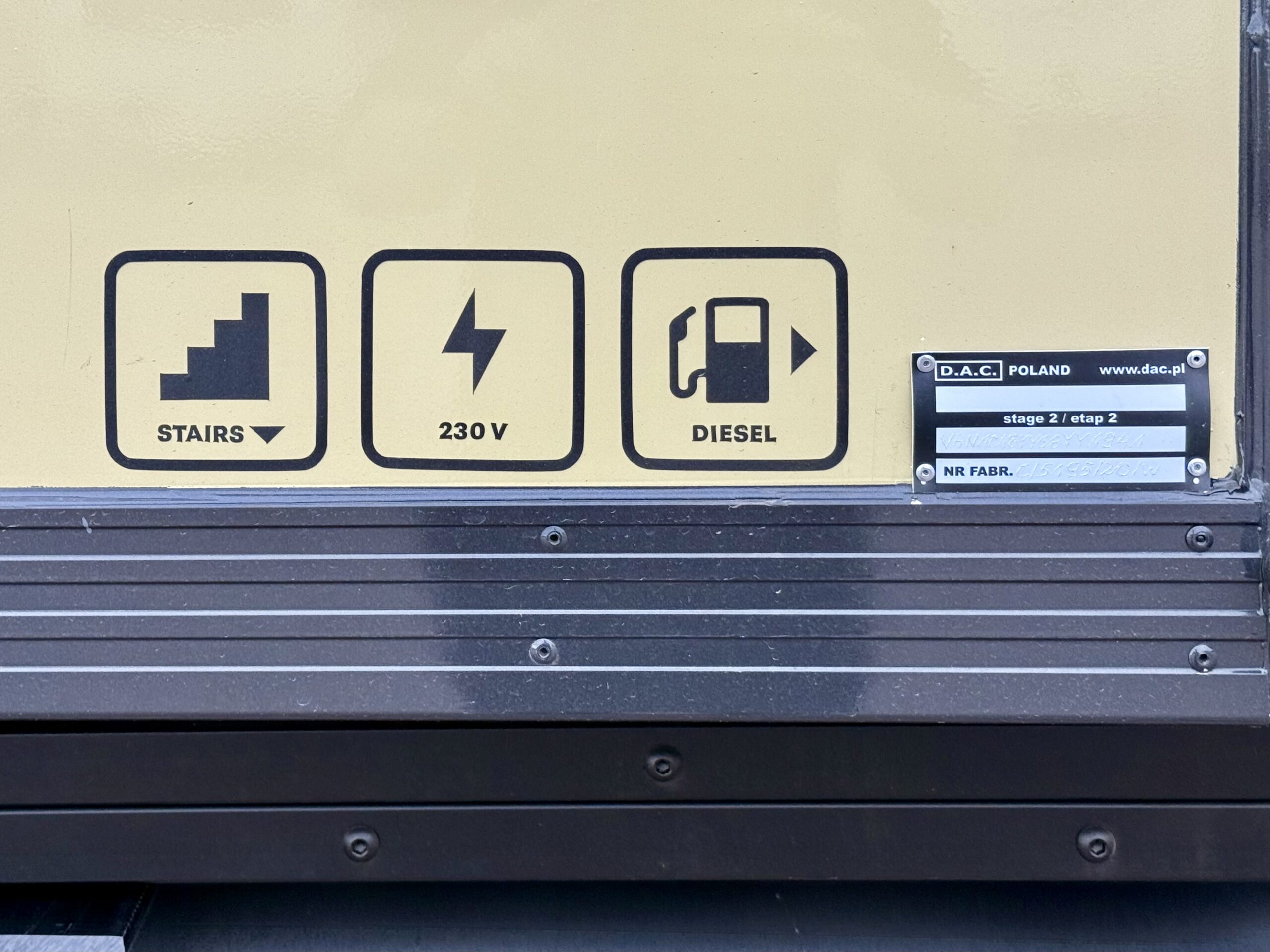 SAMOCHÓD KEMPINGOWY EKSPEDYCYJNY STEYR