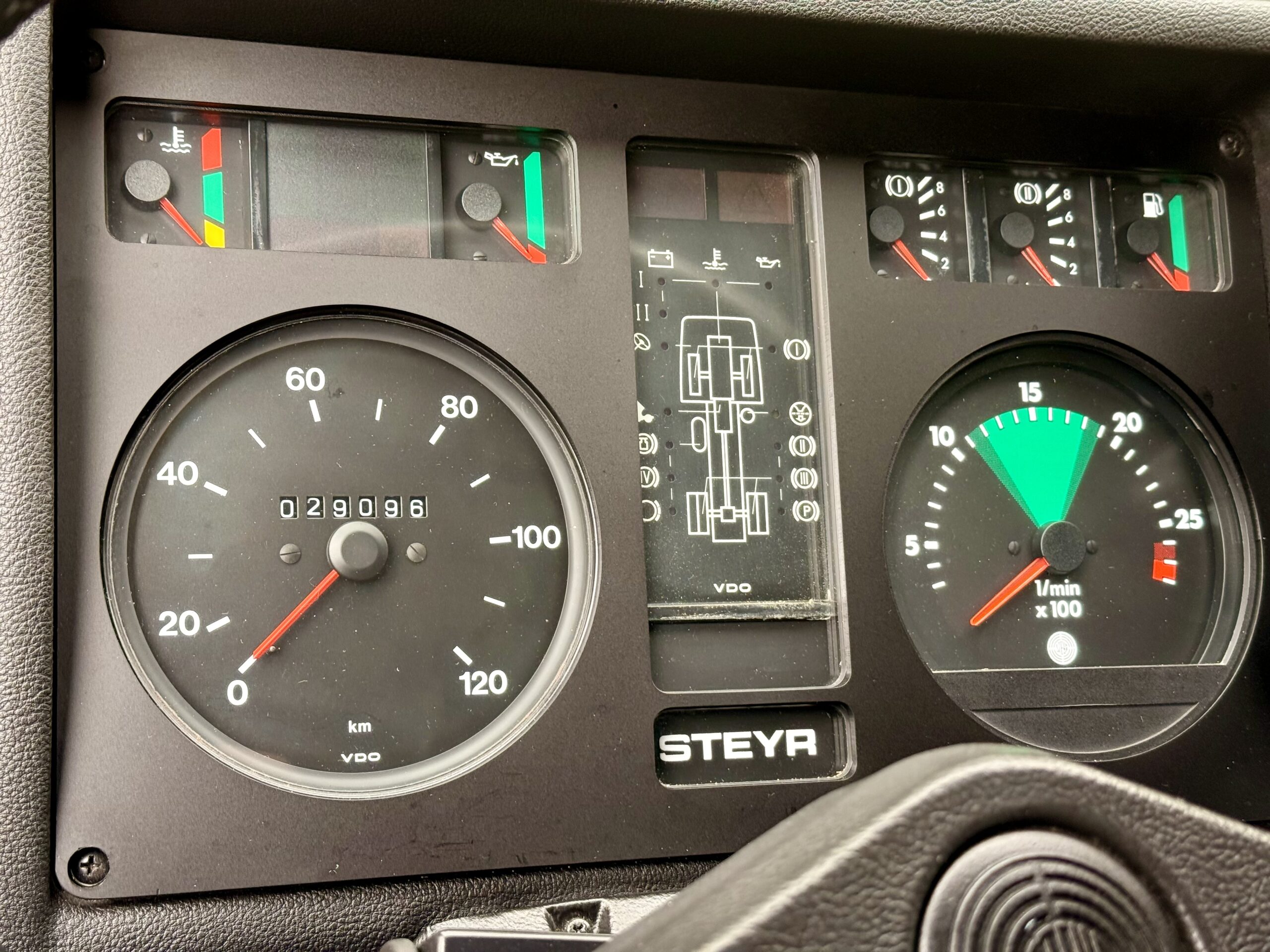 SAMOCHÓD KEMPINGOWY EKSPEDYCYJNY STEYR