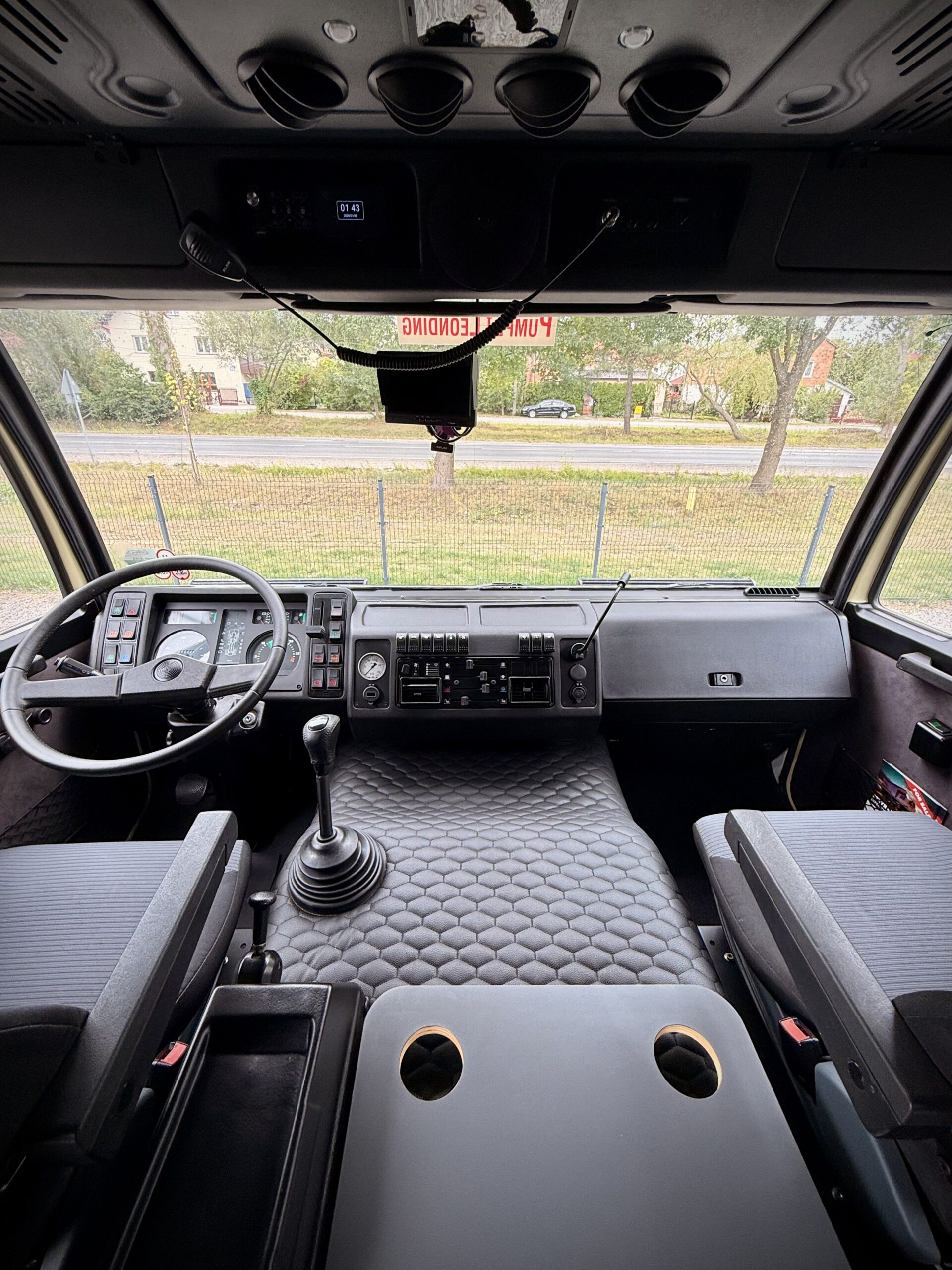 SAMOCHÓD KEMPINGOWY EKSPEDYCYJNY STEYR