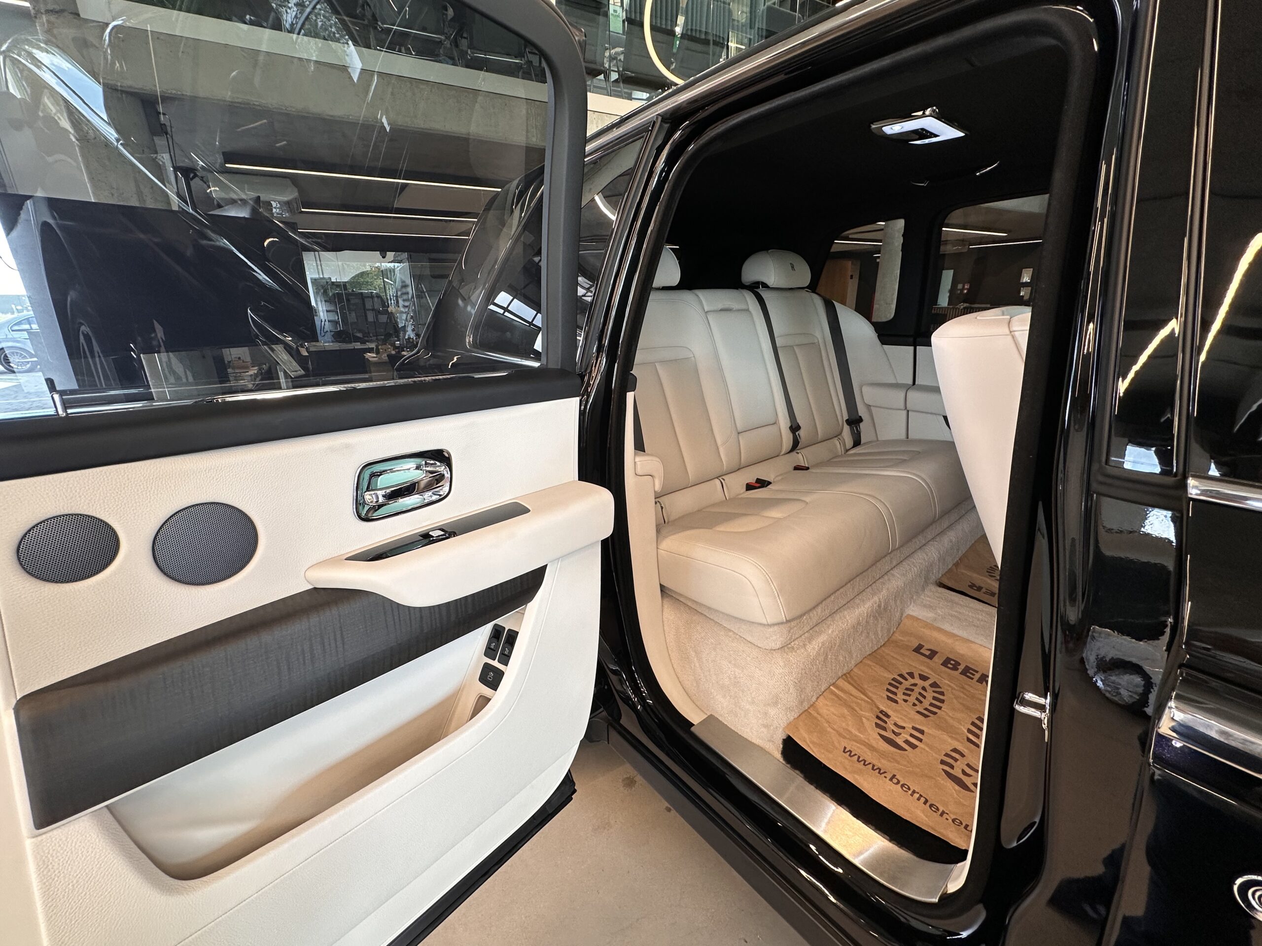 Rolls-Royce Cullinan 6.8 SUV