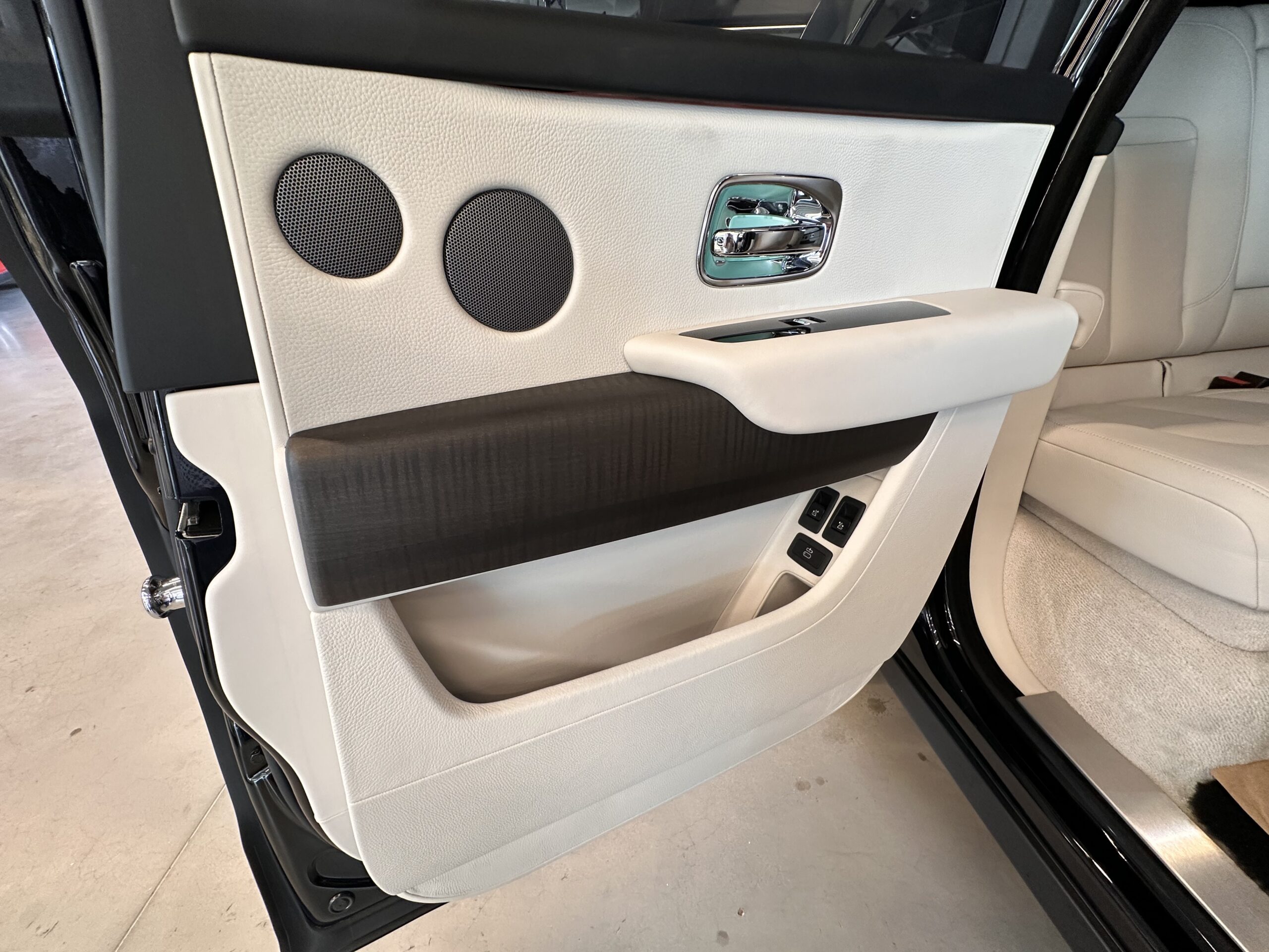 Rolls-Royce Cullinan 6.8 SUV