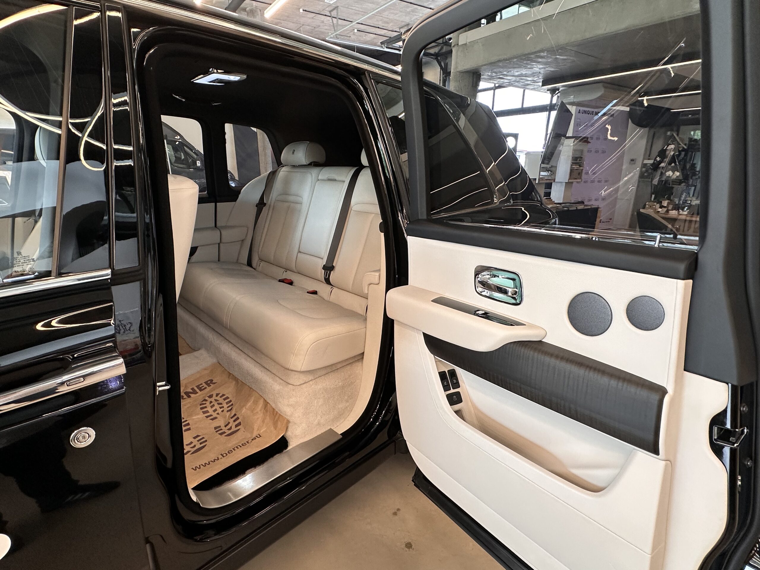 Rolls-Royce Cullinan 6.8 SUV