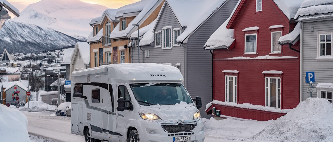 Świąteczny wyjazd kamperem: pomysły na bożonarodzeniową podróż