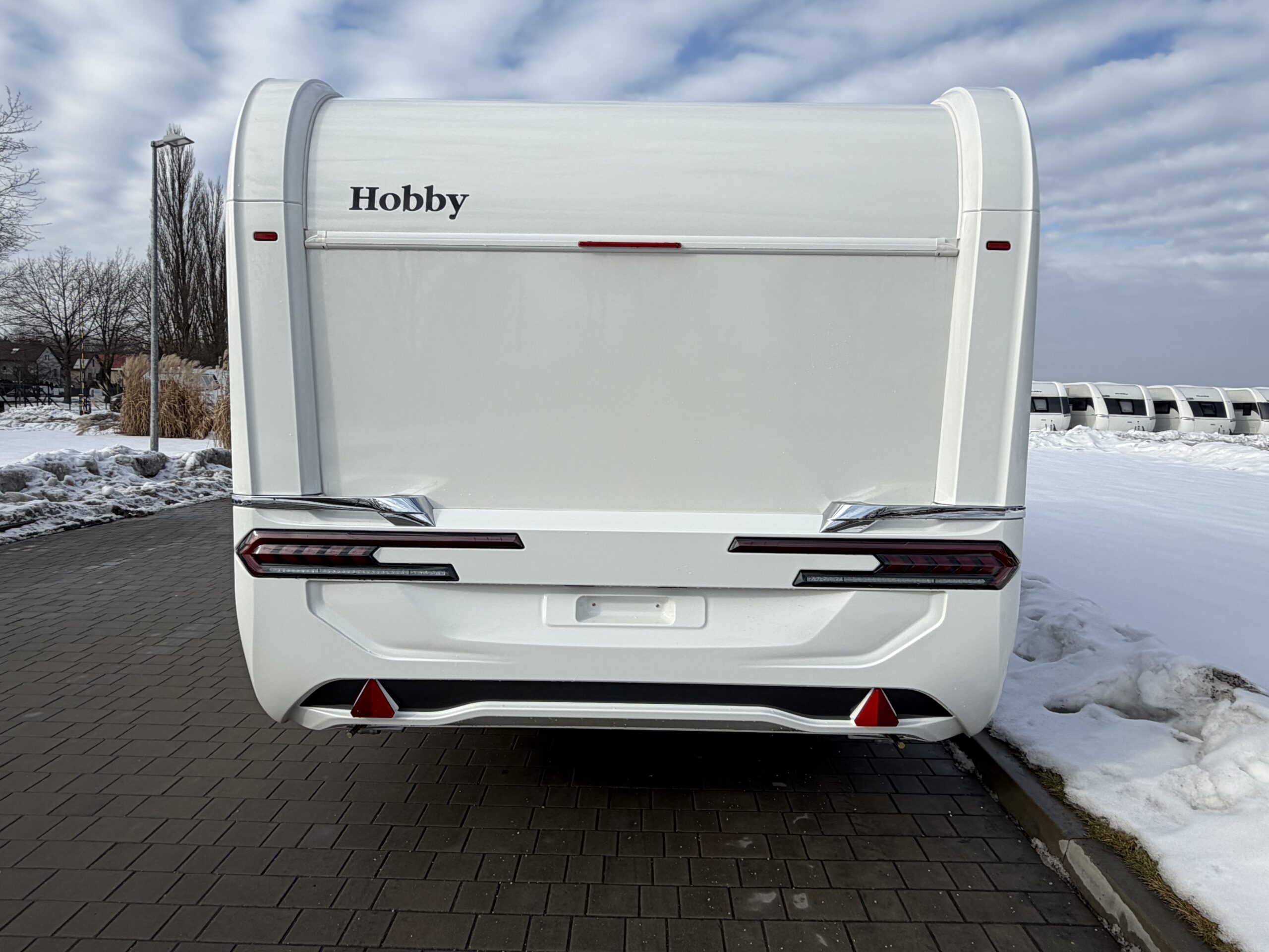 PRZYCZEPA KEMPINGOWA HOBBY MAXIA 660 WQM