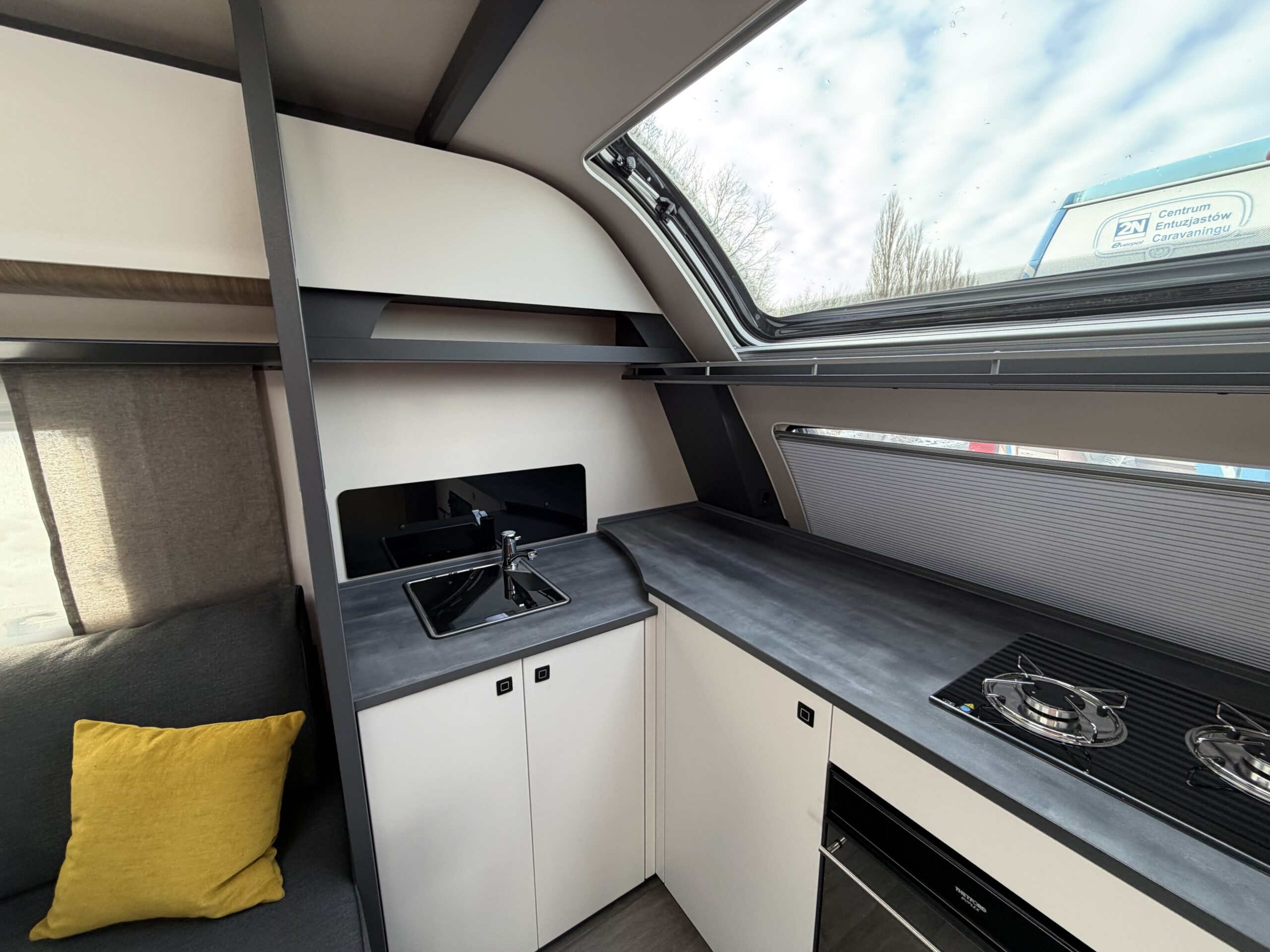 PRZYCZEPA KEMPINGOWA HOBBY MAXIA 660 WQM