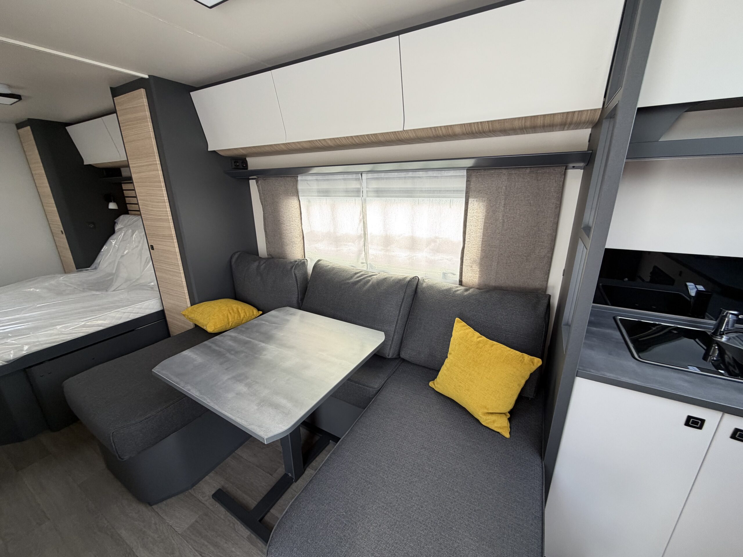 PRZYCZEPA KEMPINGOWA HOBBY MAXIA 660 WQM